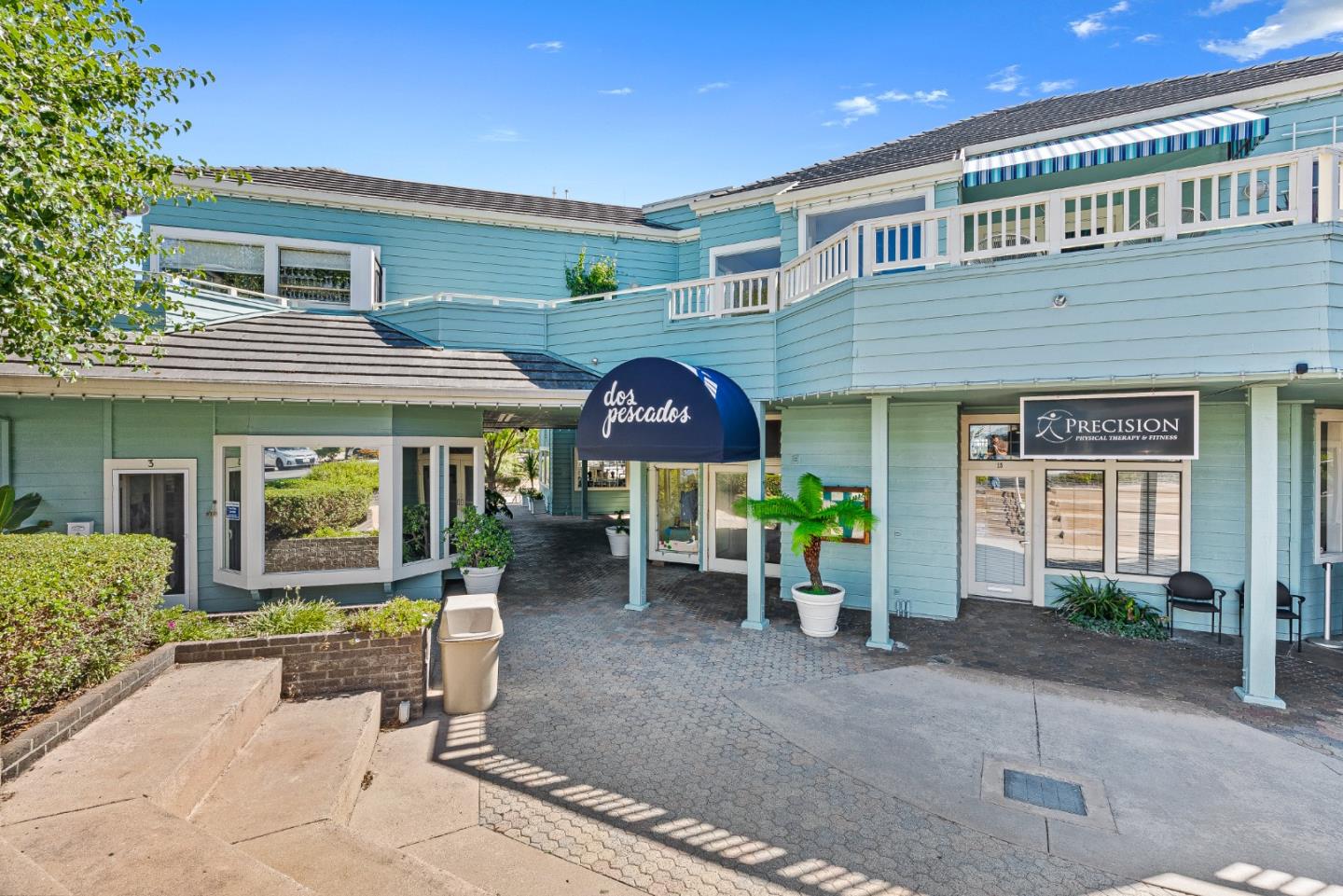 2200 Dolphin Drive