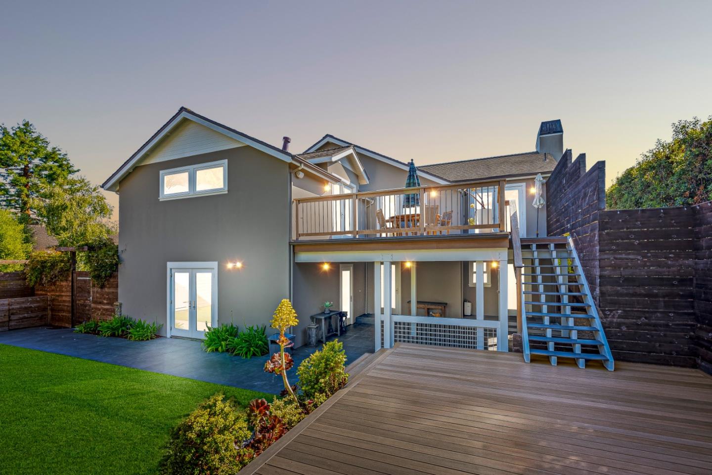2200 Dolphin Drive