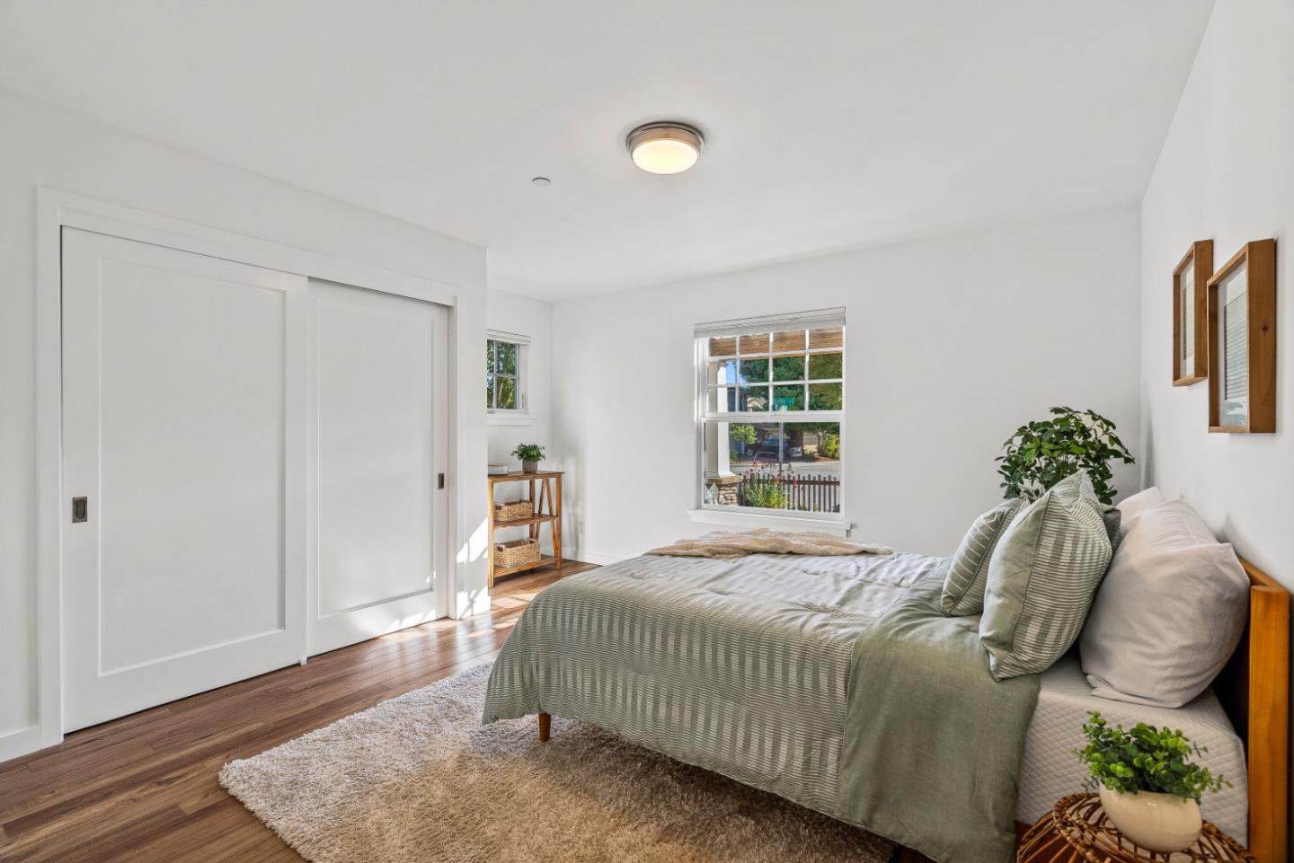 2200 Dolphin Drive