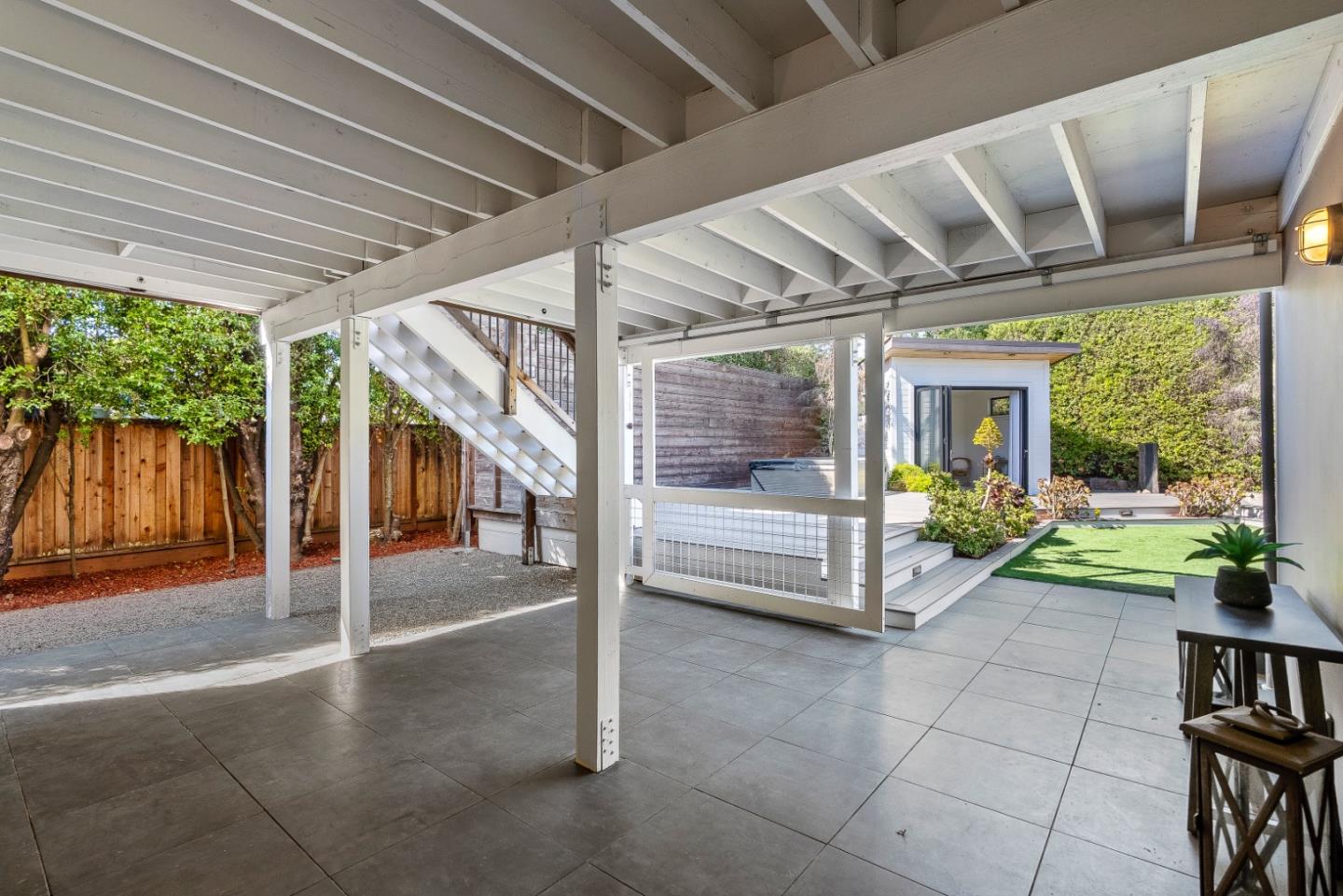 2200 Dolphin Drive