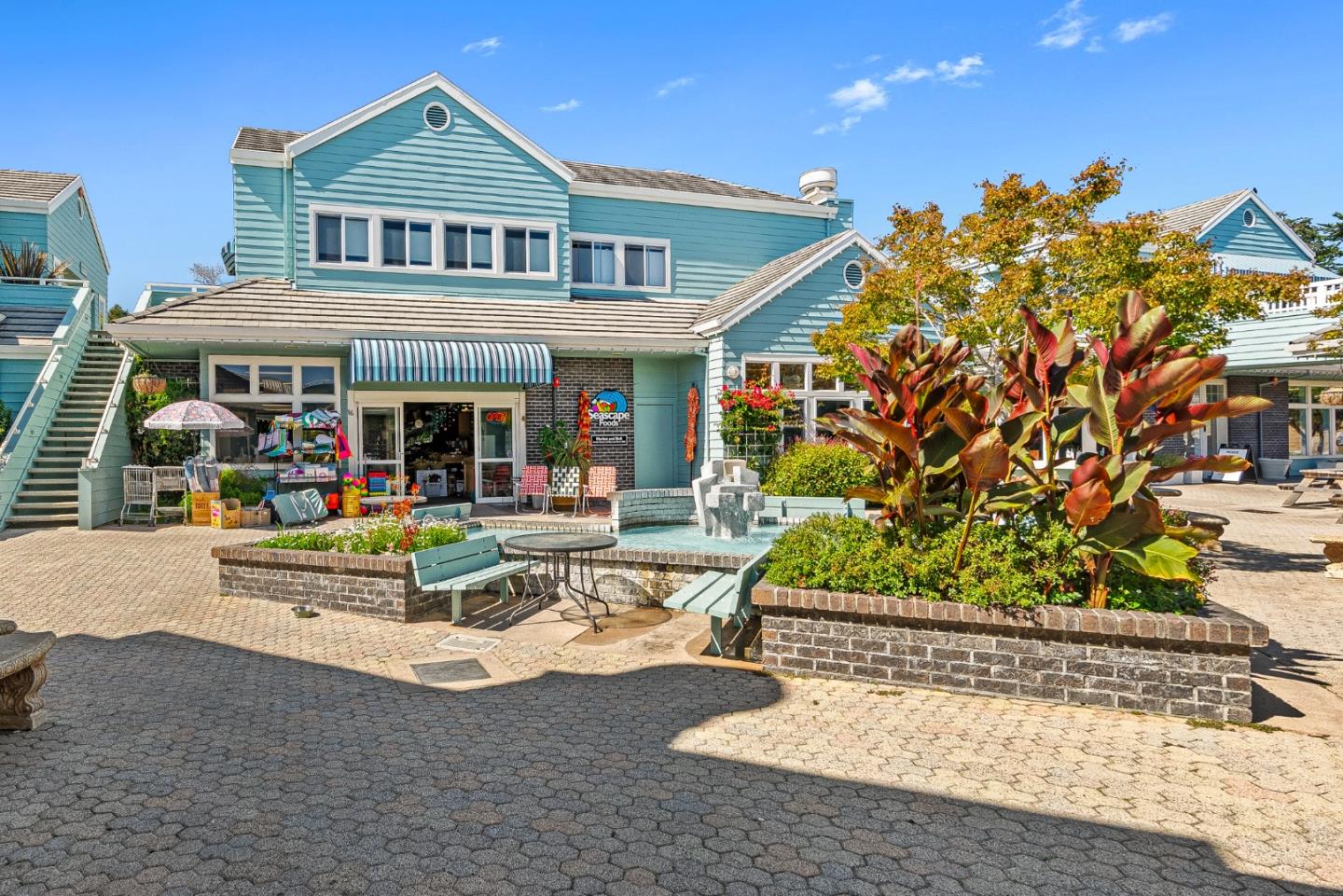 2200 Dolphin Drive