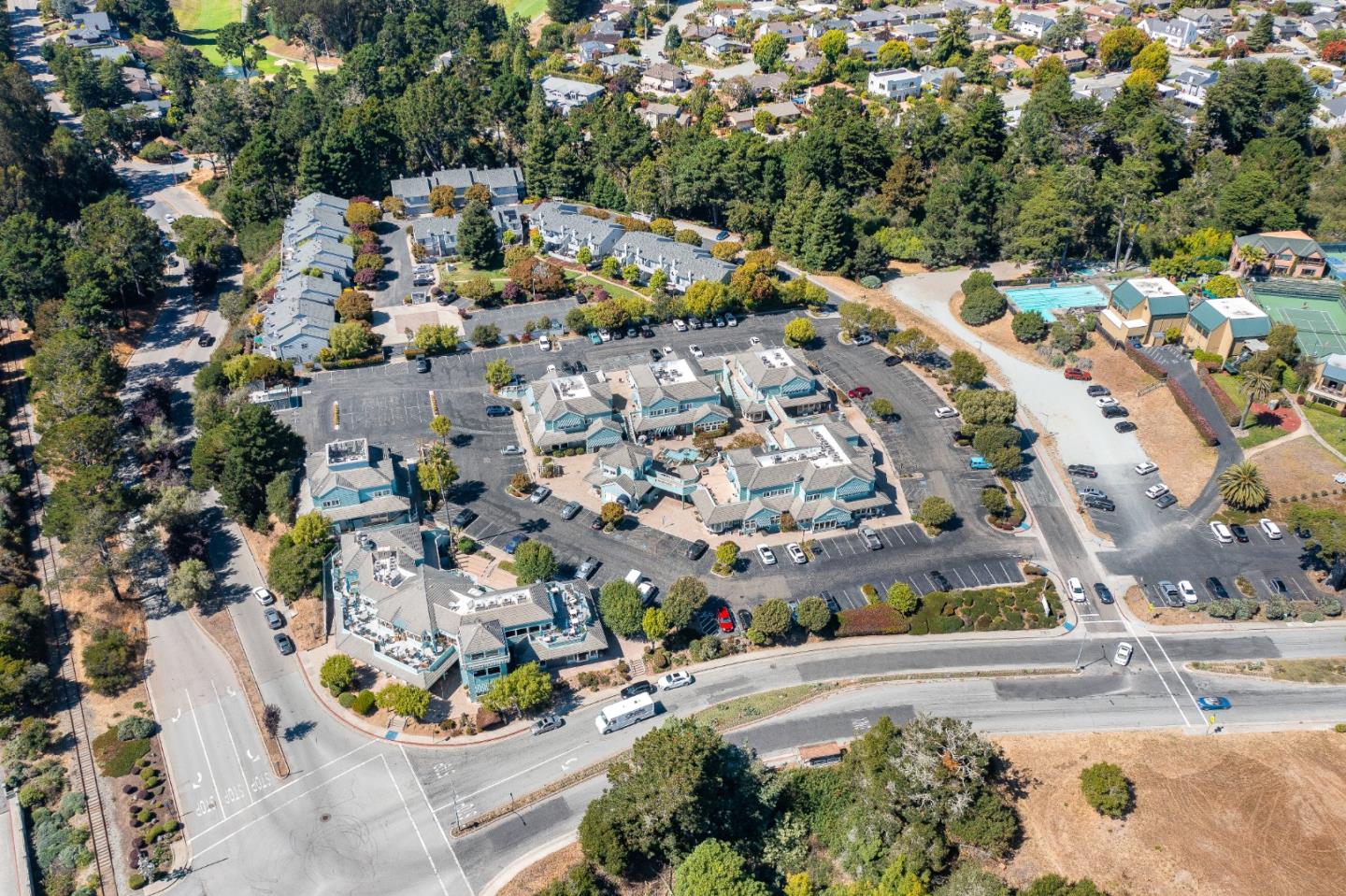 2200 Dolphin Drive