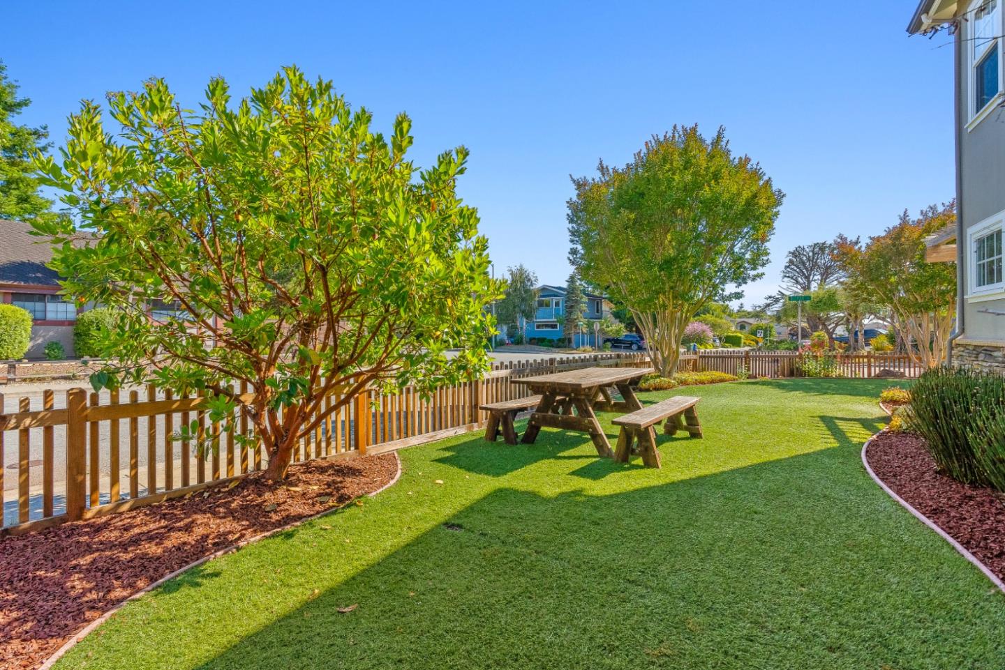 2200 Dolphin Drive