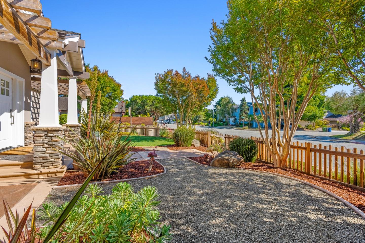 2200 Dolphin Drive
