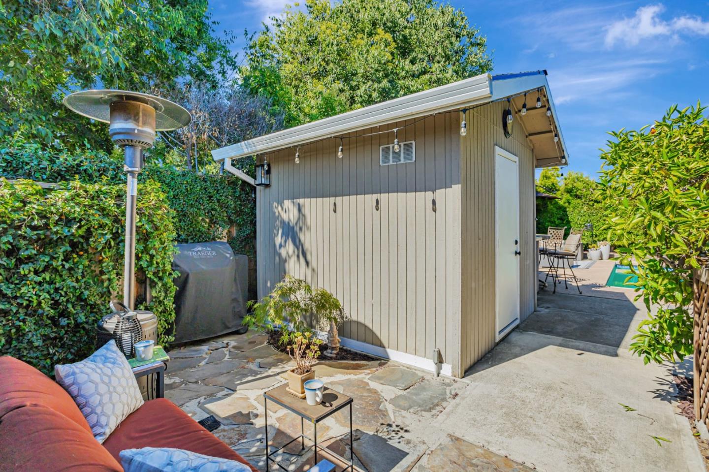 6749 Elwood Road