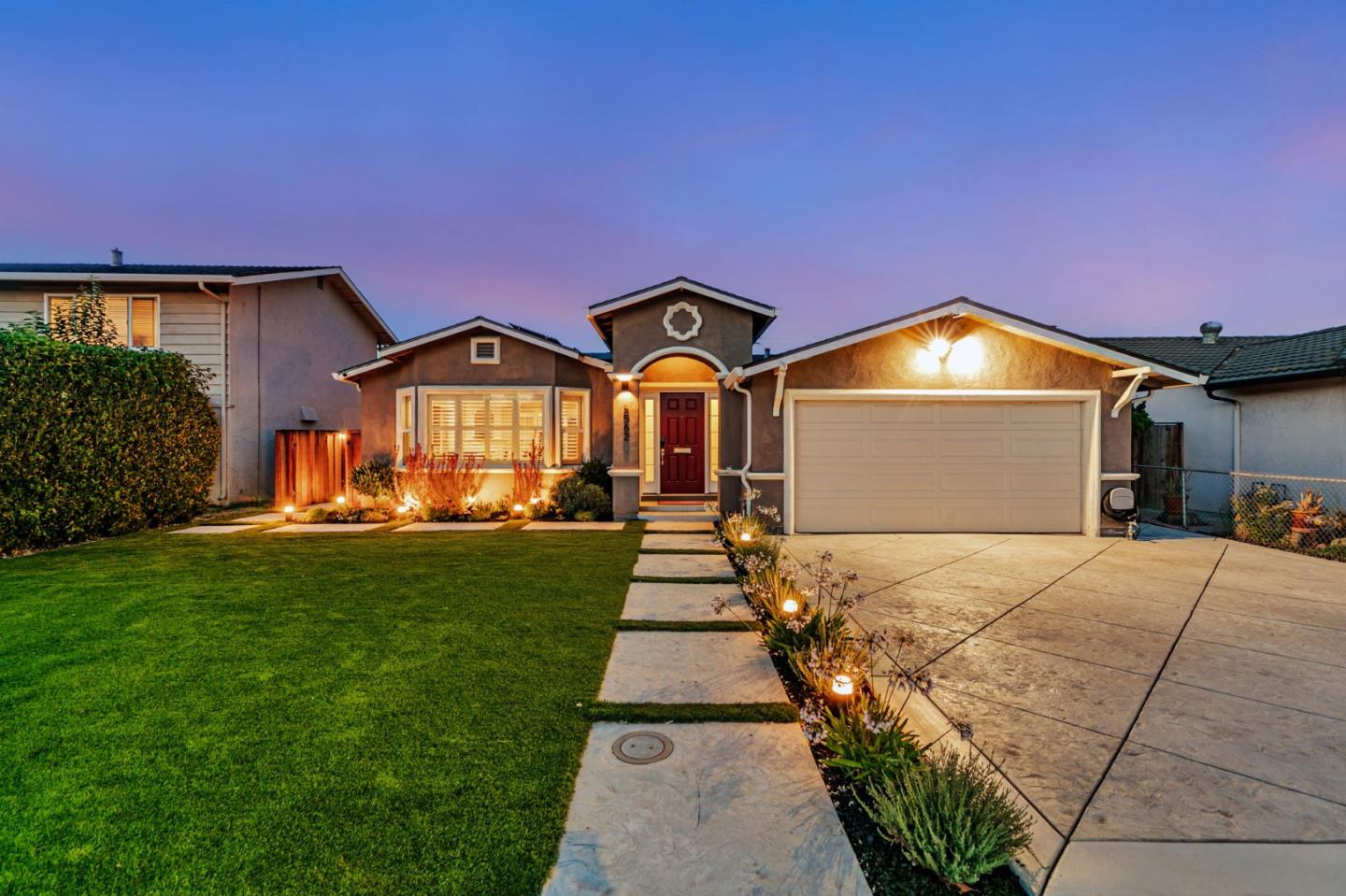 5562 Starcrest Drive