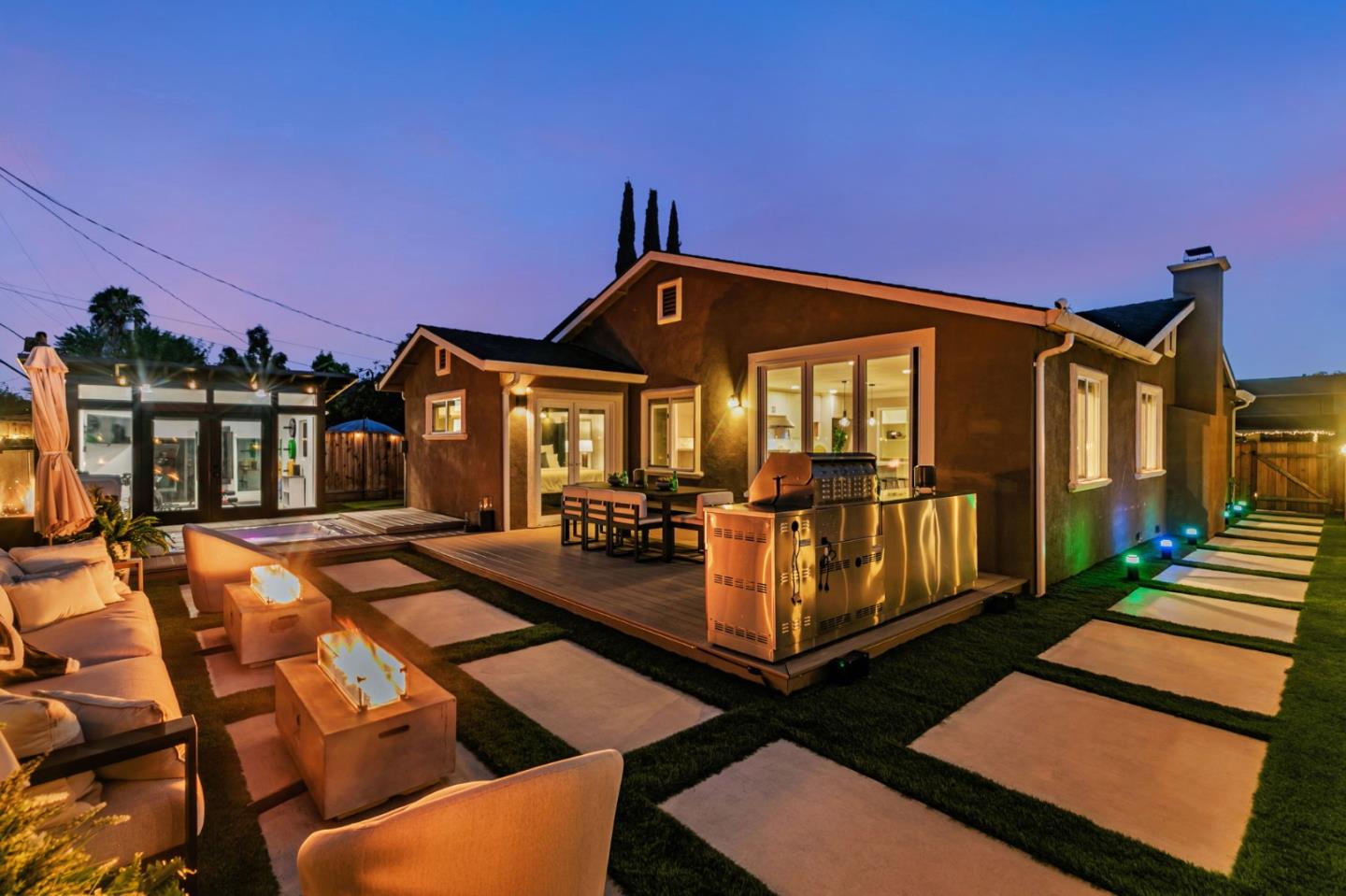 5562 Starcrest Drive