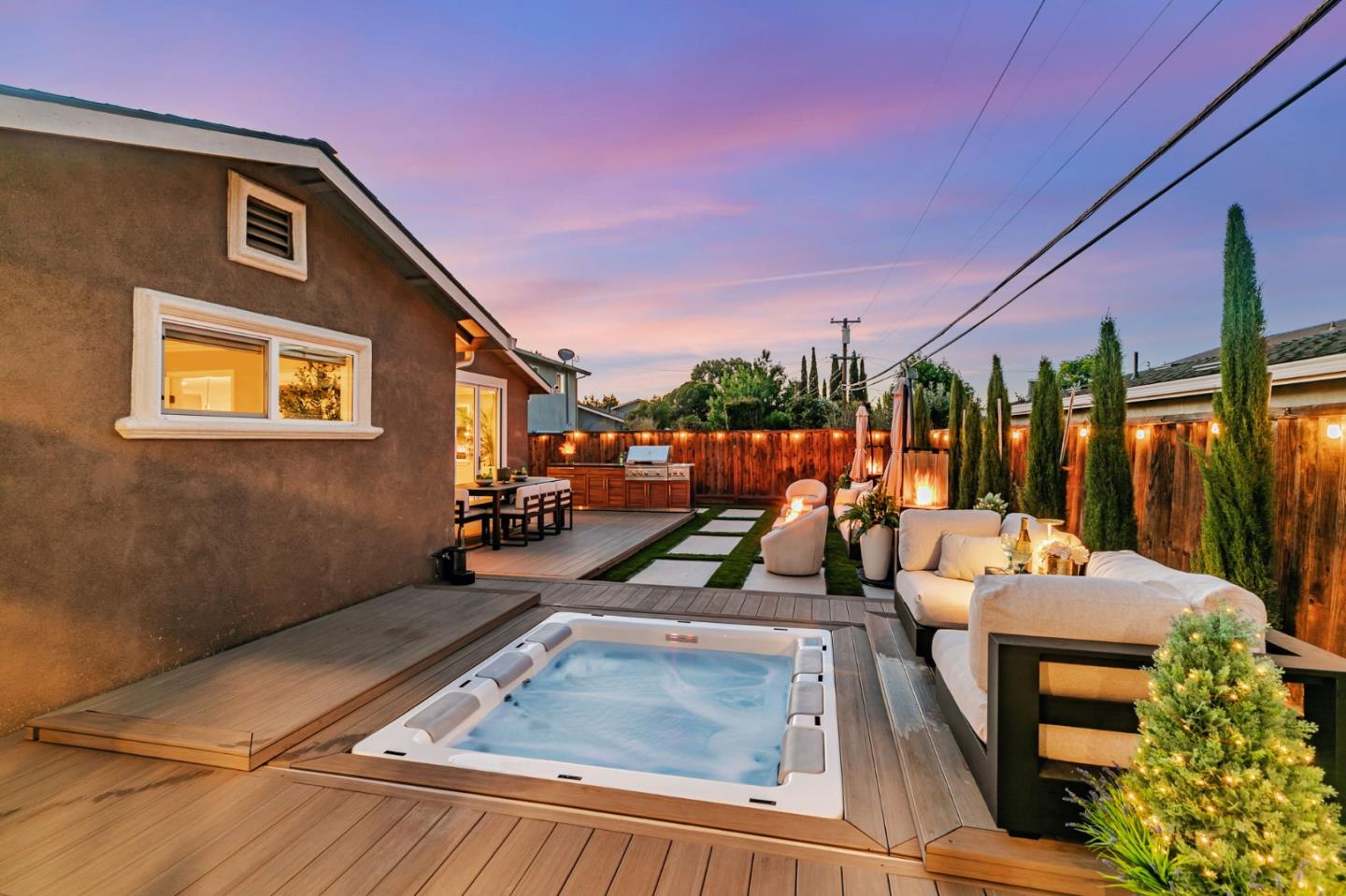 5562 Starcrest Drive
