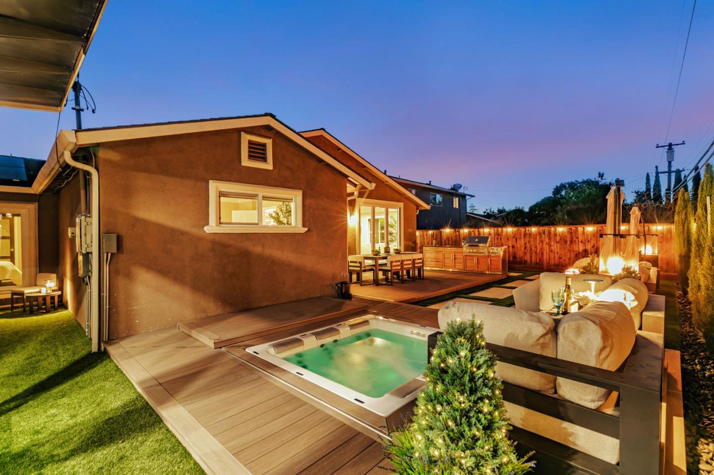 5562 Starcrest Drive