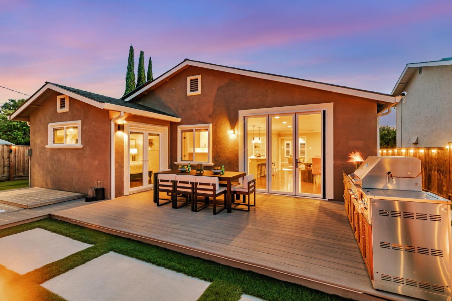 5562 Starcrest Drive