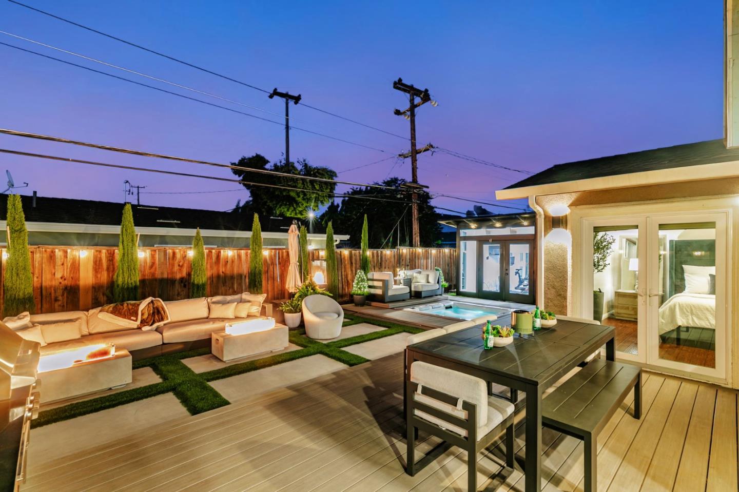 5562 Starcrest Drive