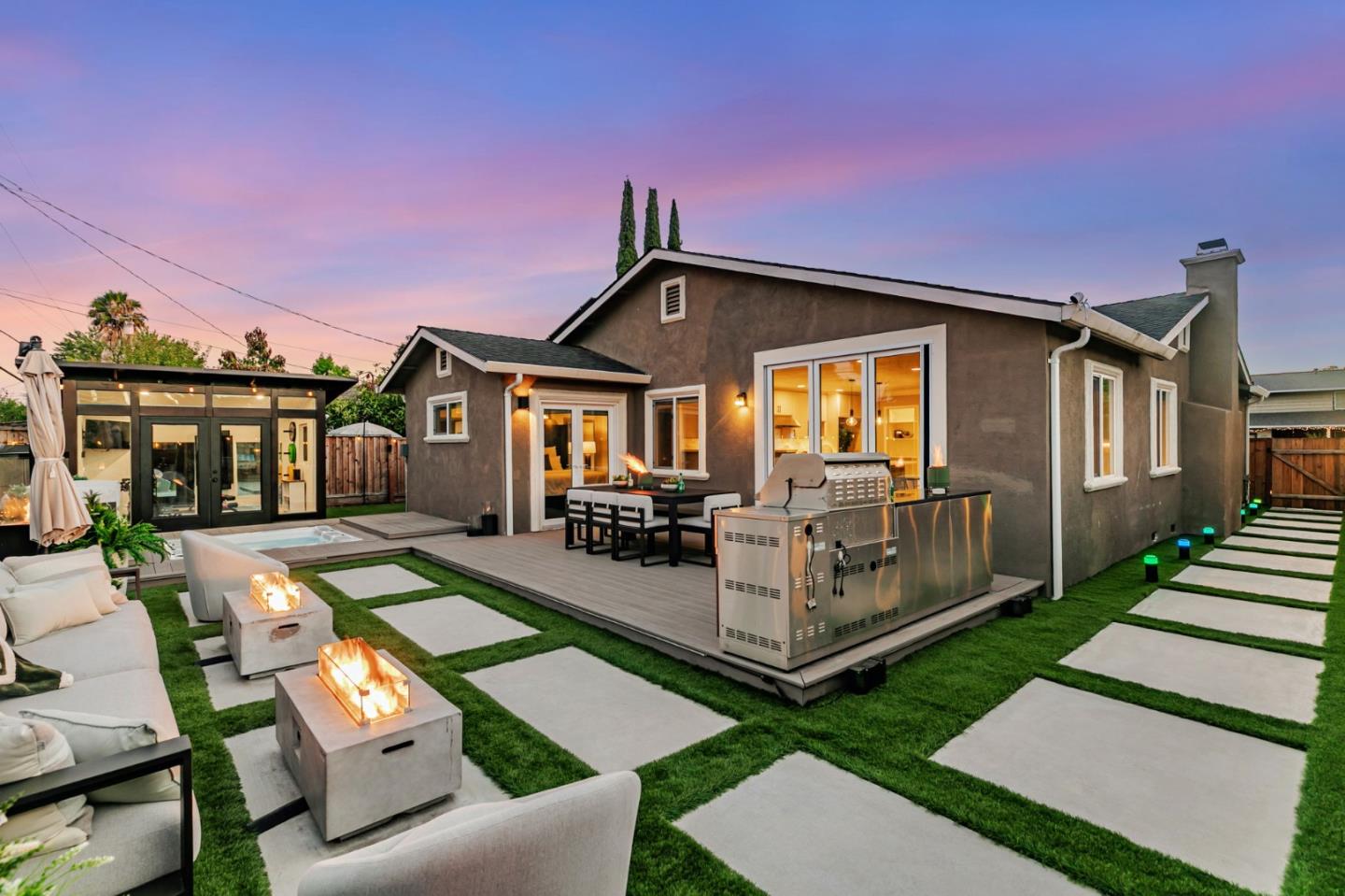 5562 Starcrest Drive