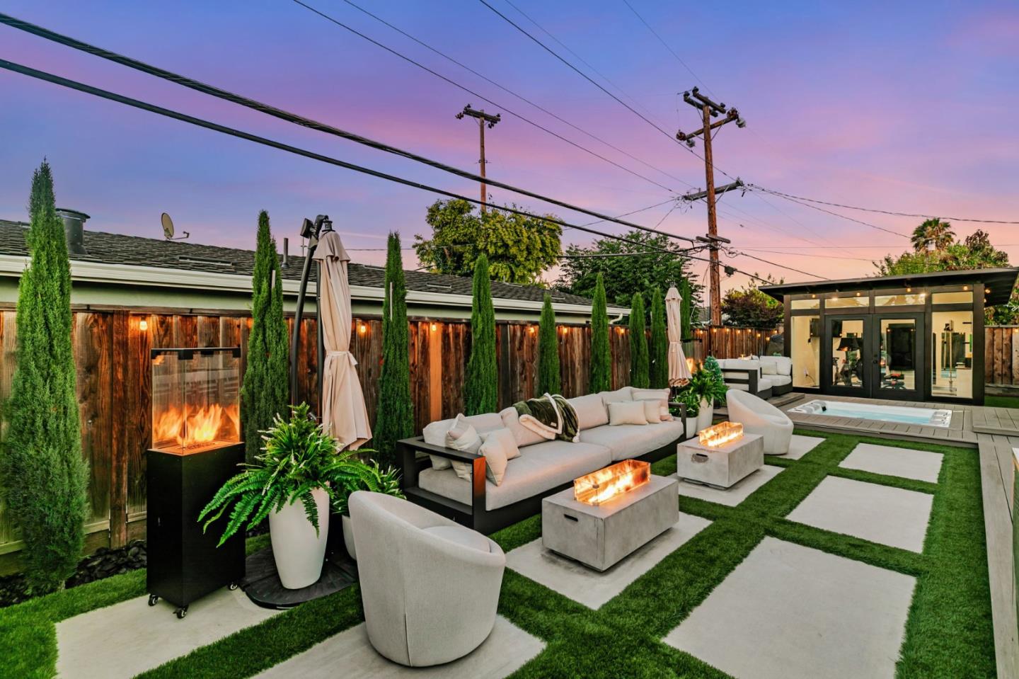 5562 Starcrest Drive