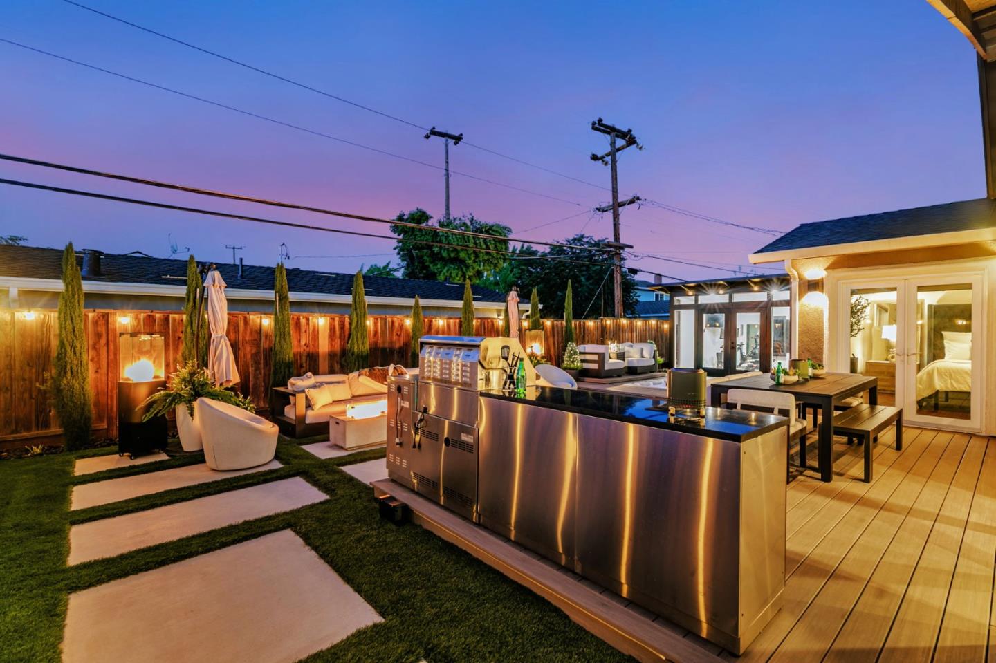 5562 Starcrest Drive
