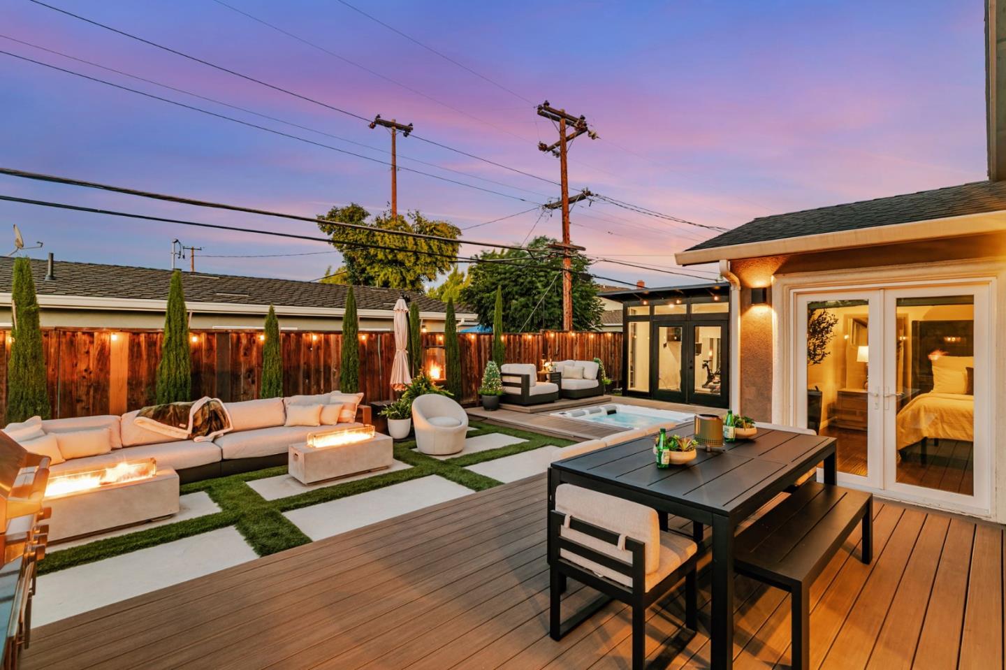 5562 Starcrest Drive