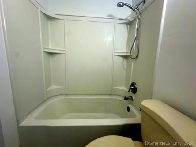 384 Howe Avenue APT 3B