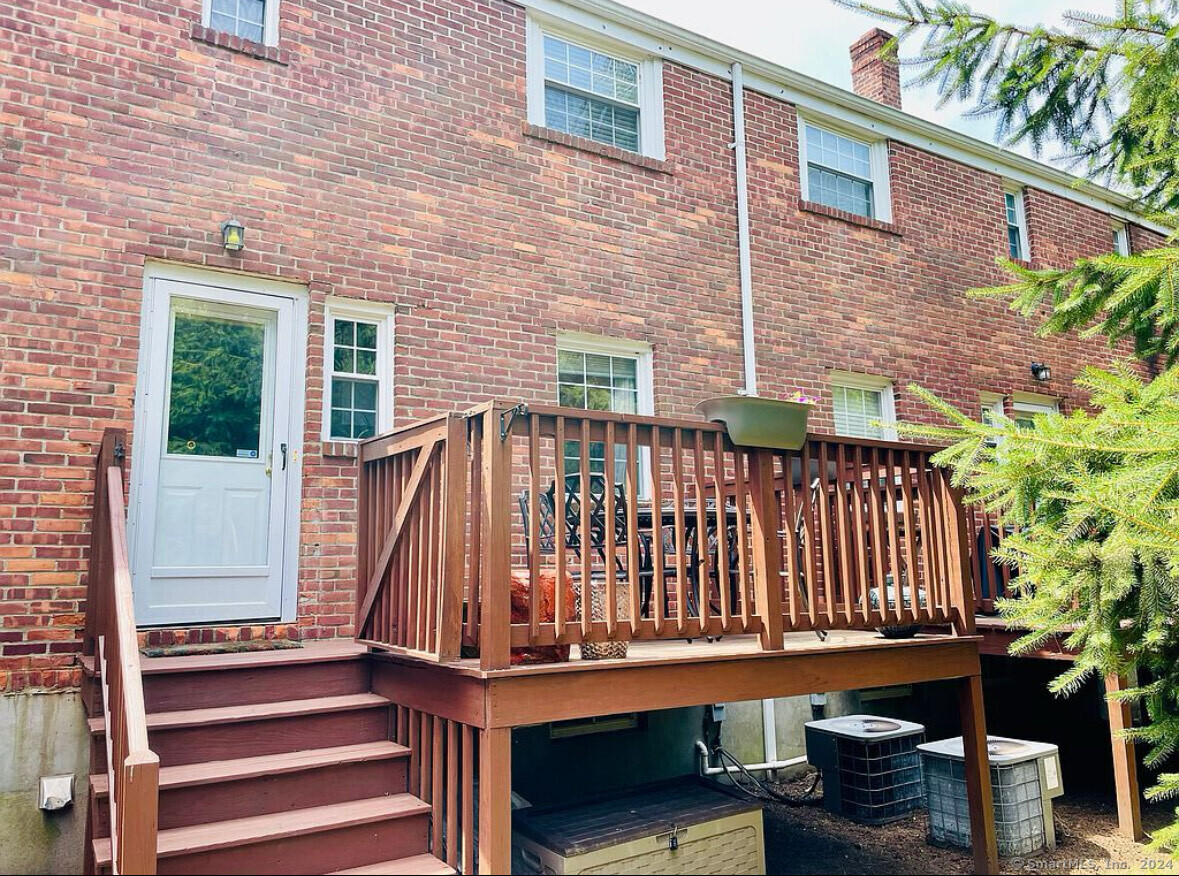 295 Bridge Street