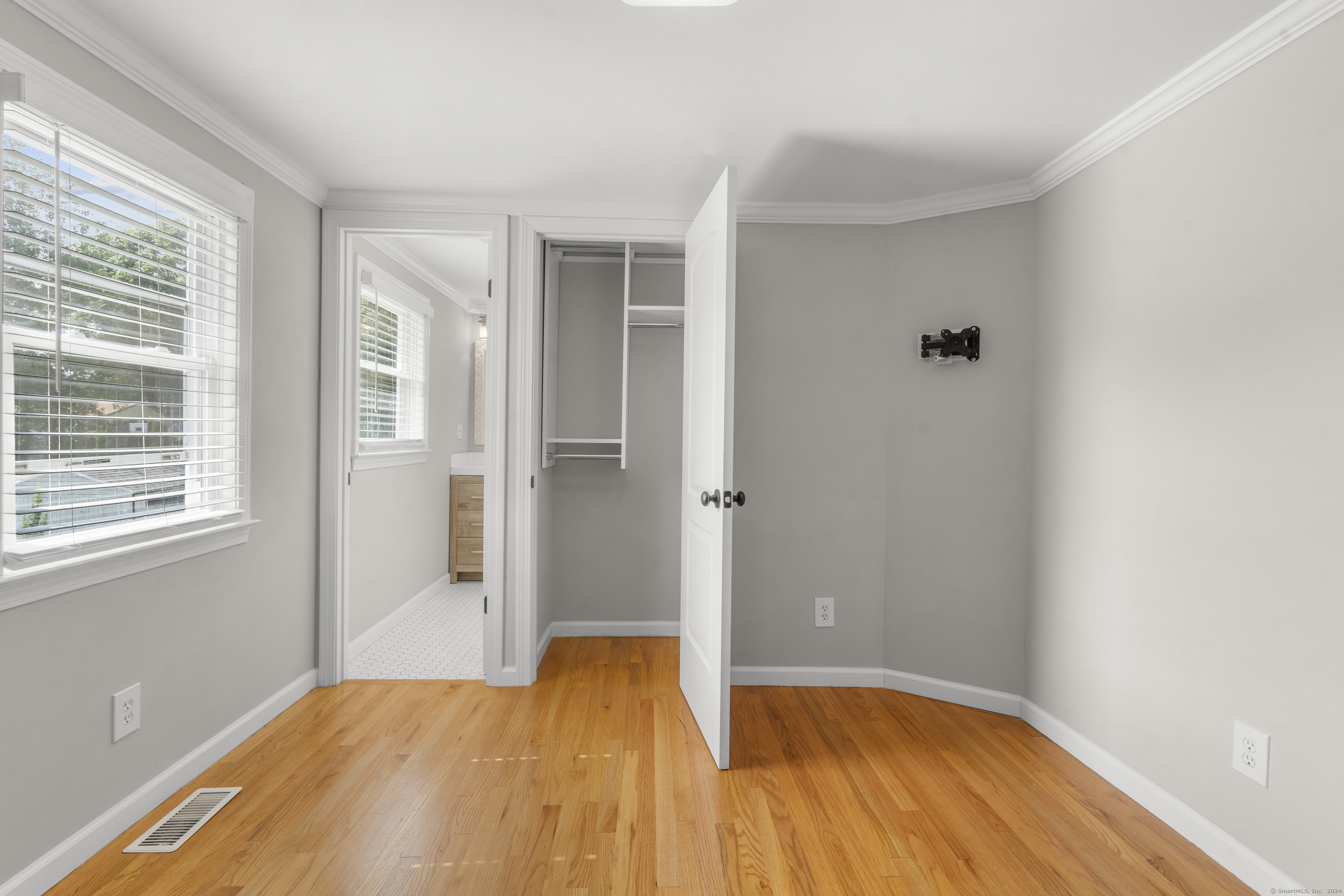 6 Evelyn Road