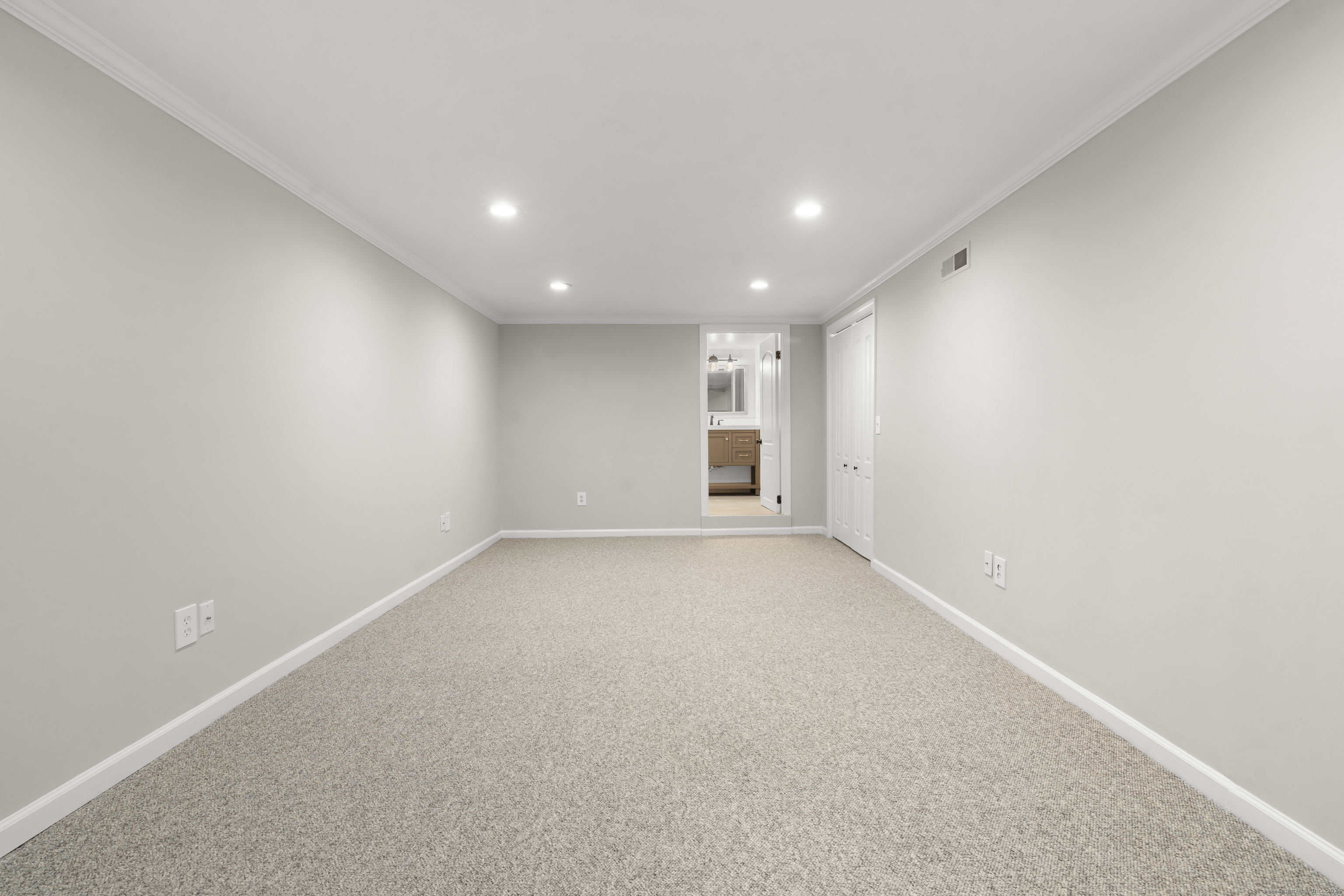 6 Evelyn Road