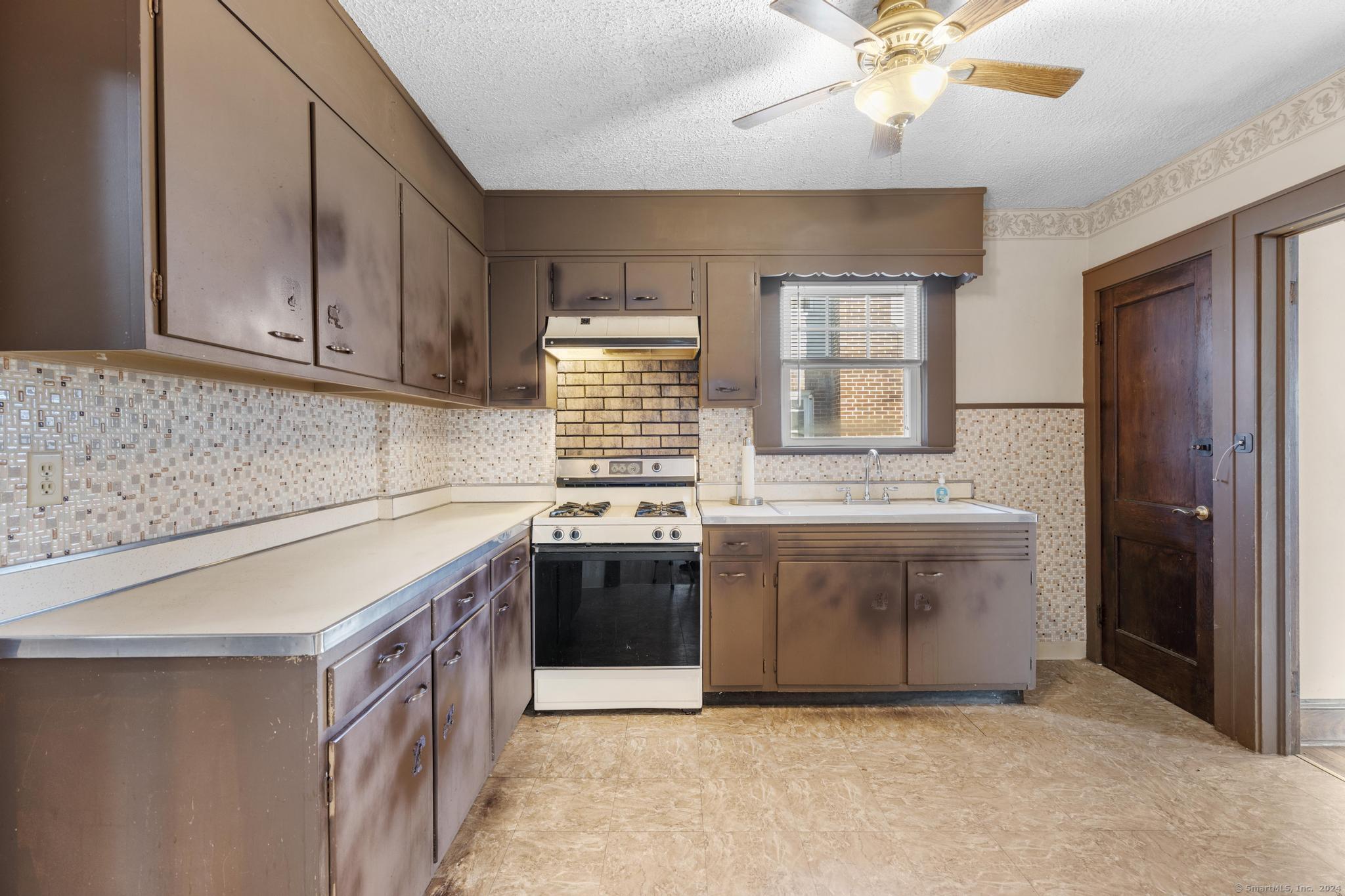 313 Henry Avenue
