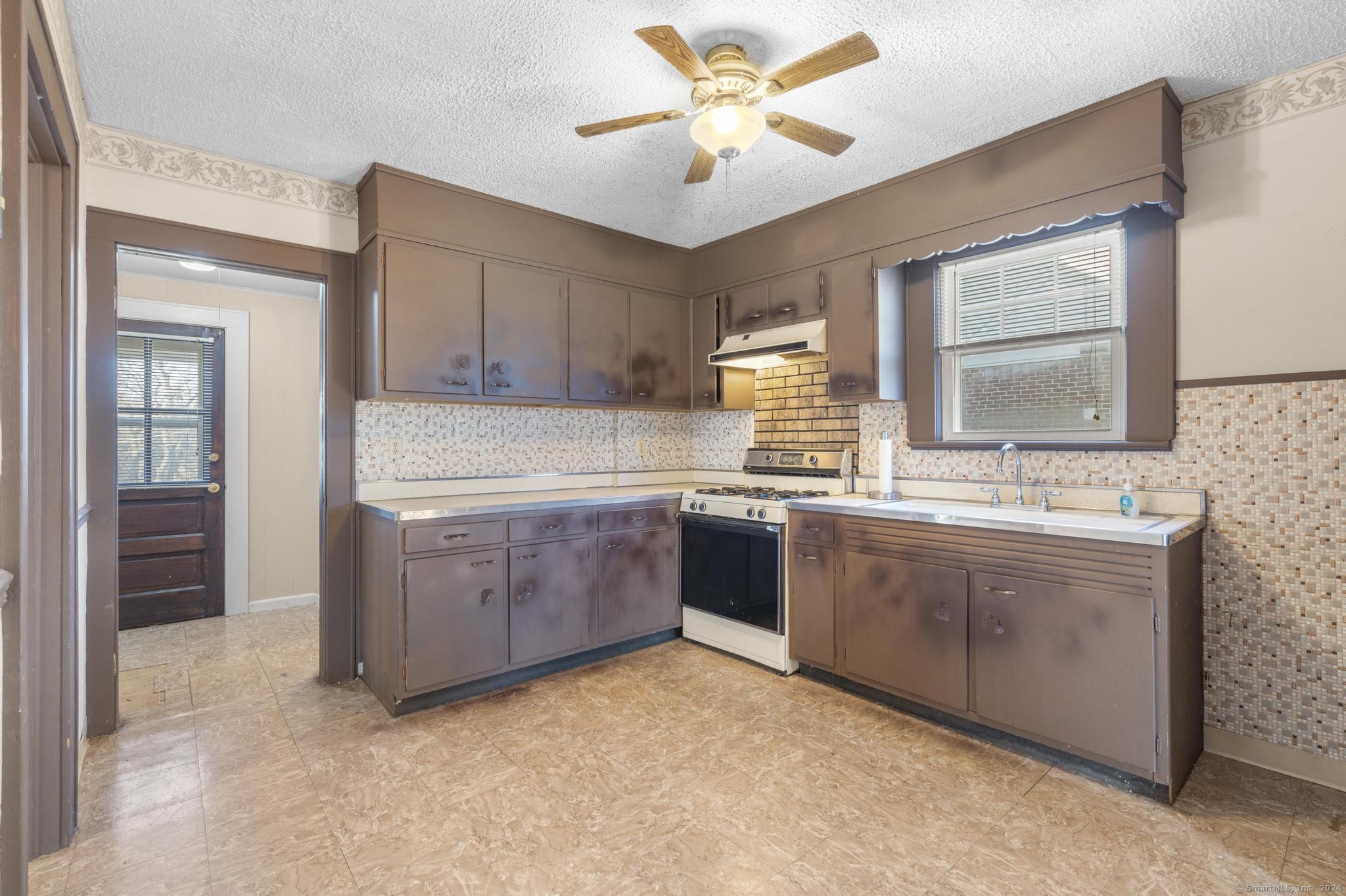313 Henry Avenue