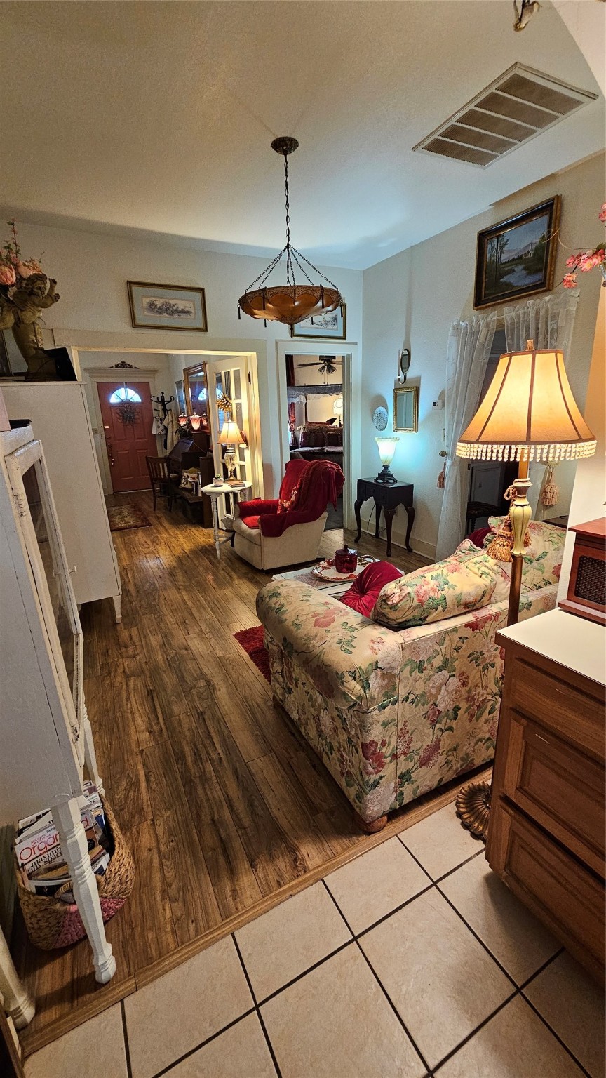 807 N Trinity Street