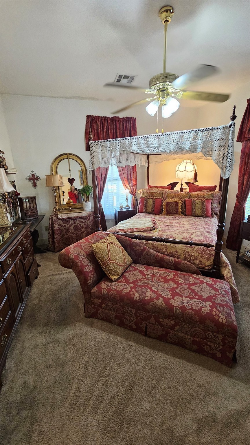 807 N Trinity Street