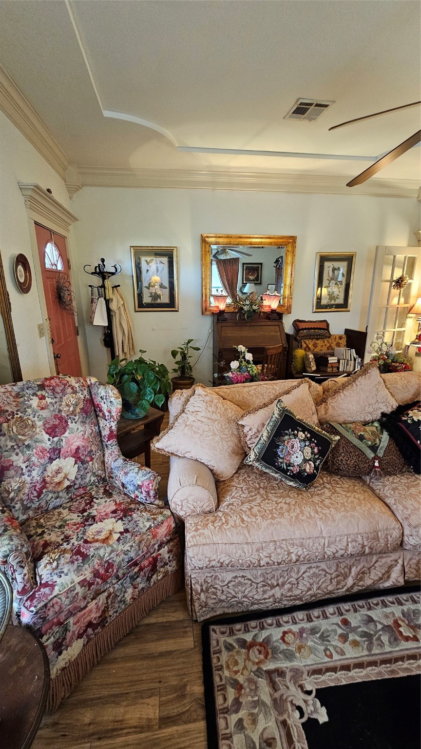 807 N Trinity Street