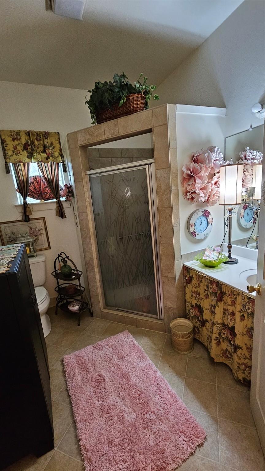 807 N Trinity Street