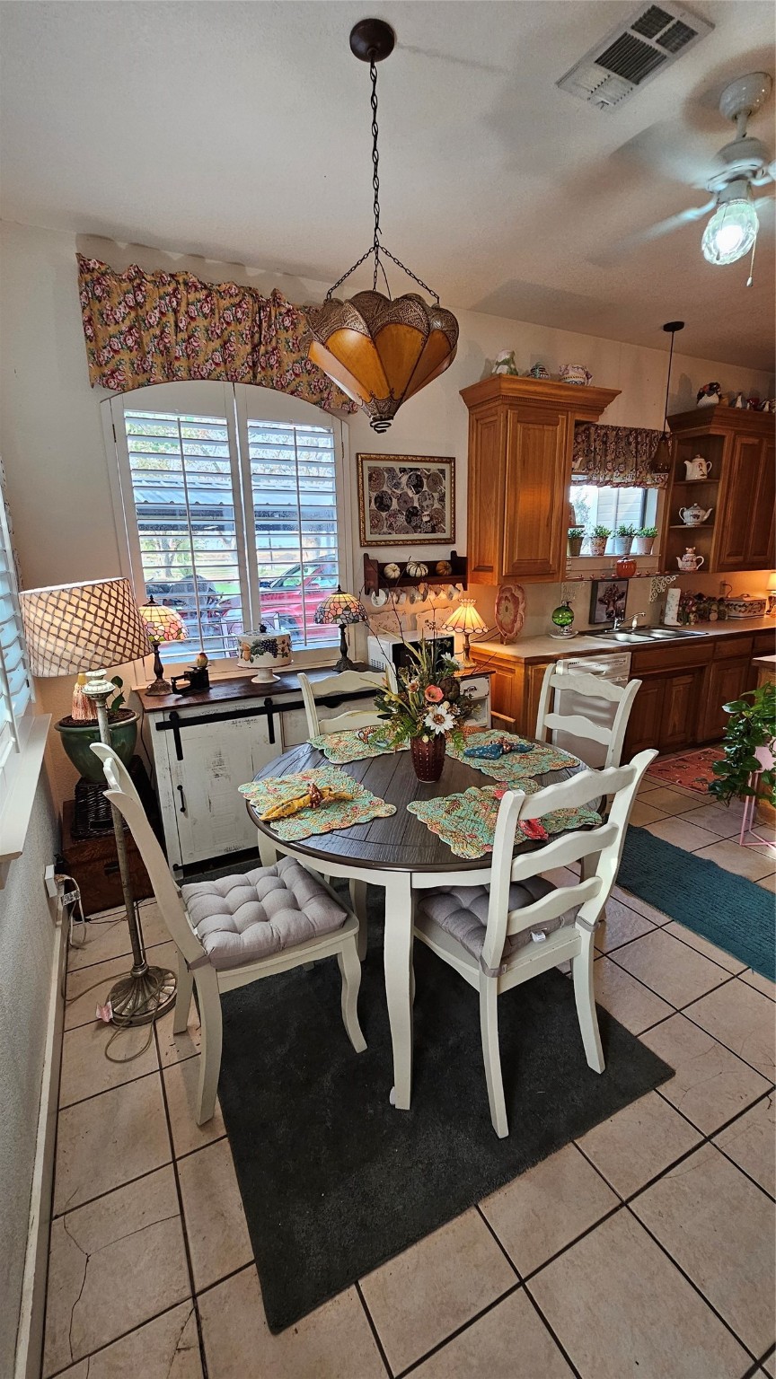 807 N Trinity Street