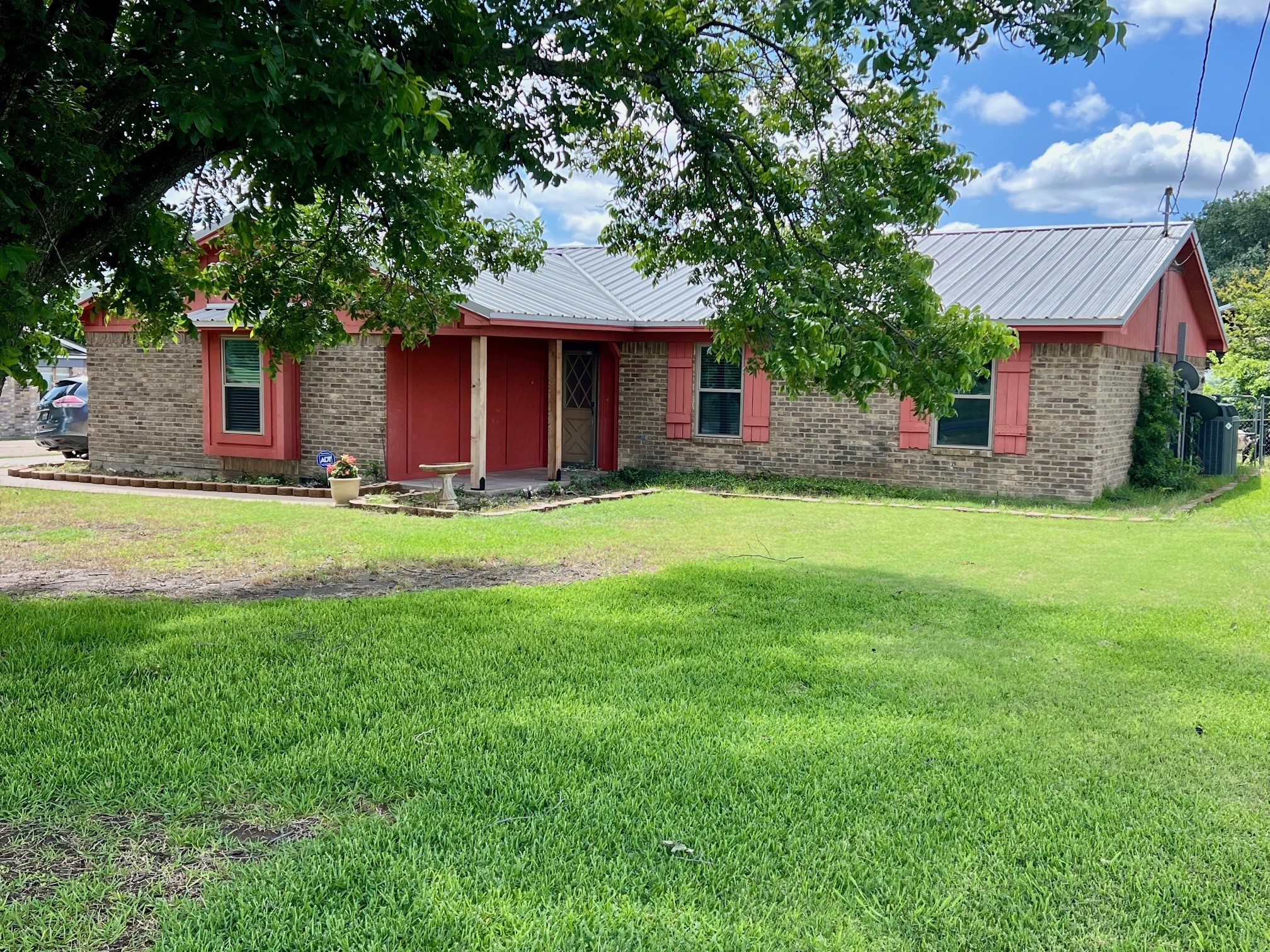 3377 W Moonlight Drive