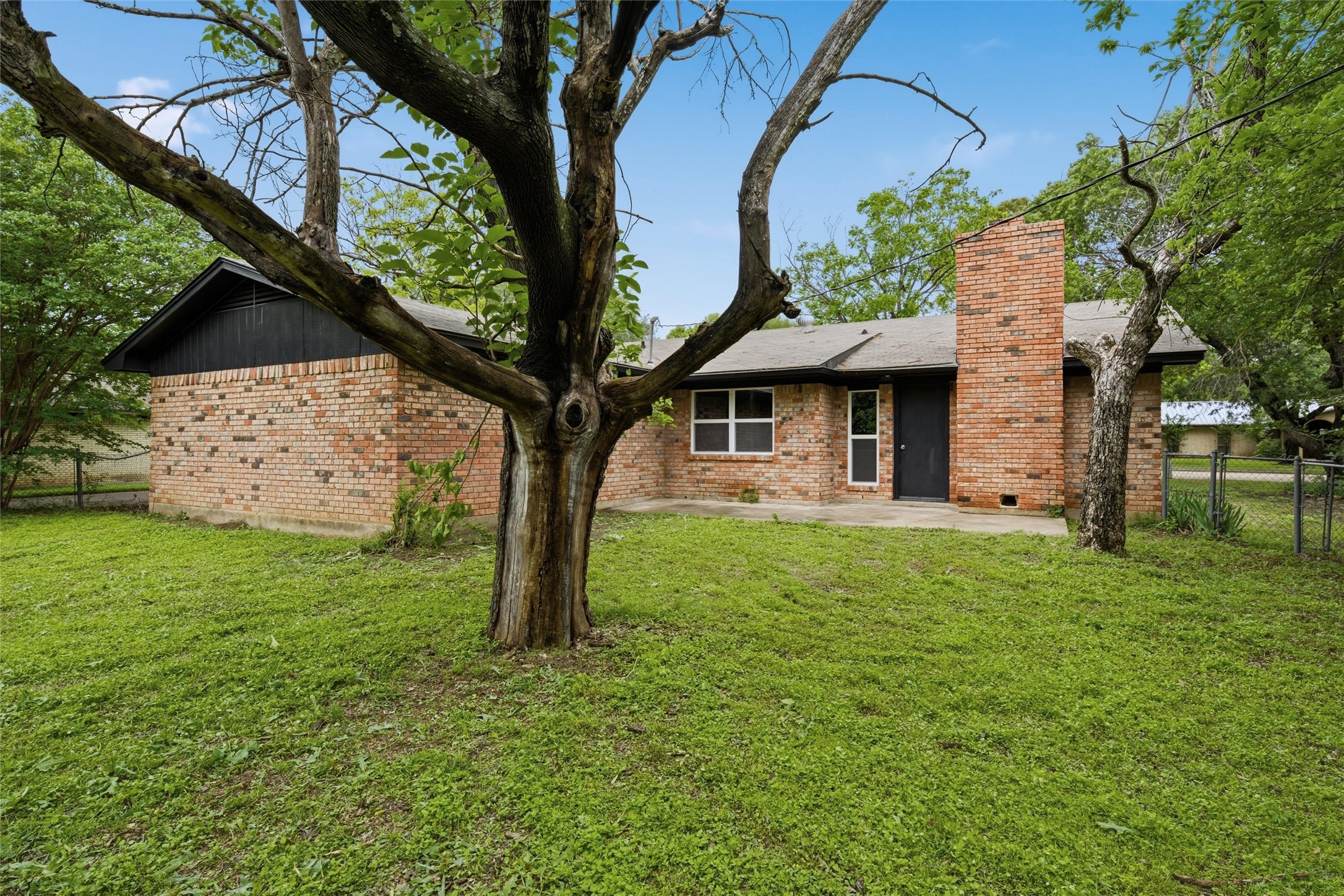113 Goliad Street