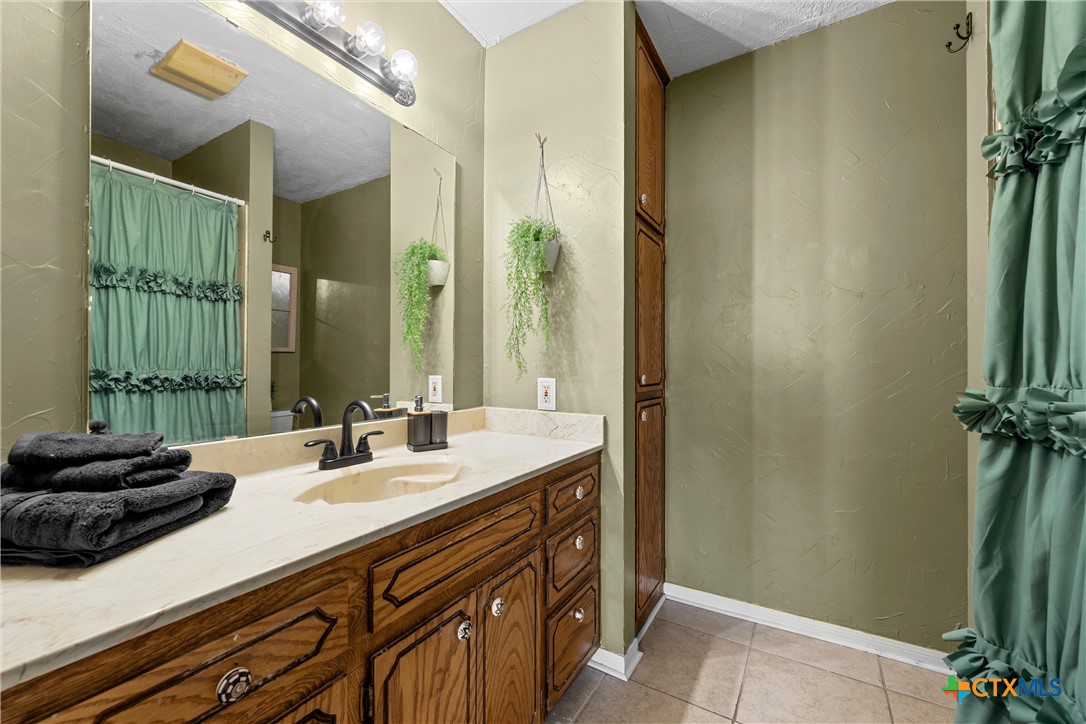 583 Farm to Market 1444