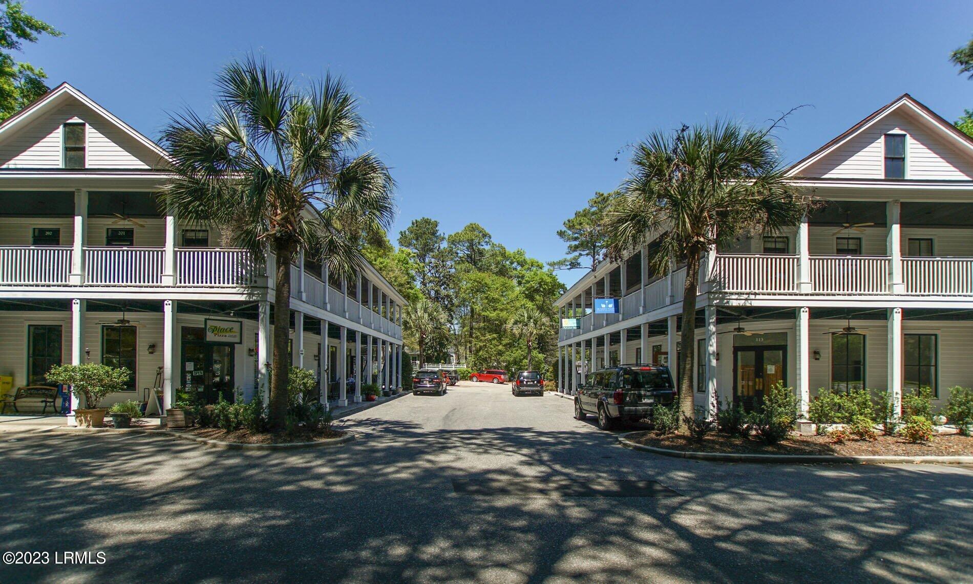 10 Waterside Drive