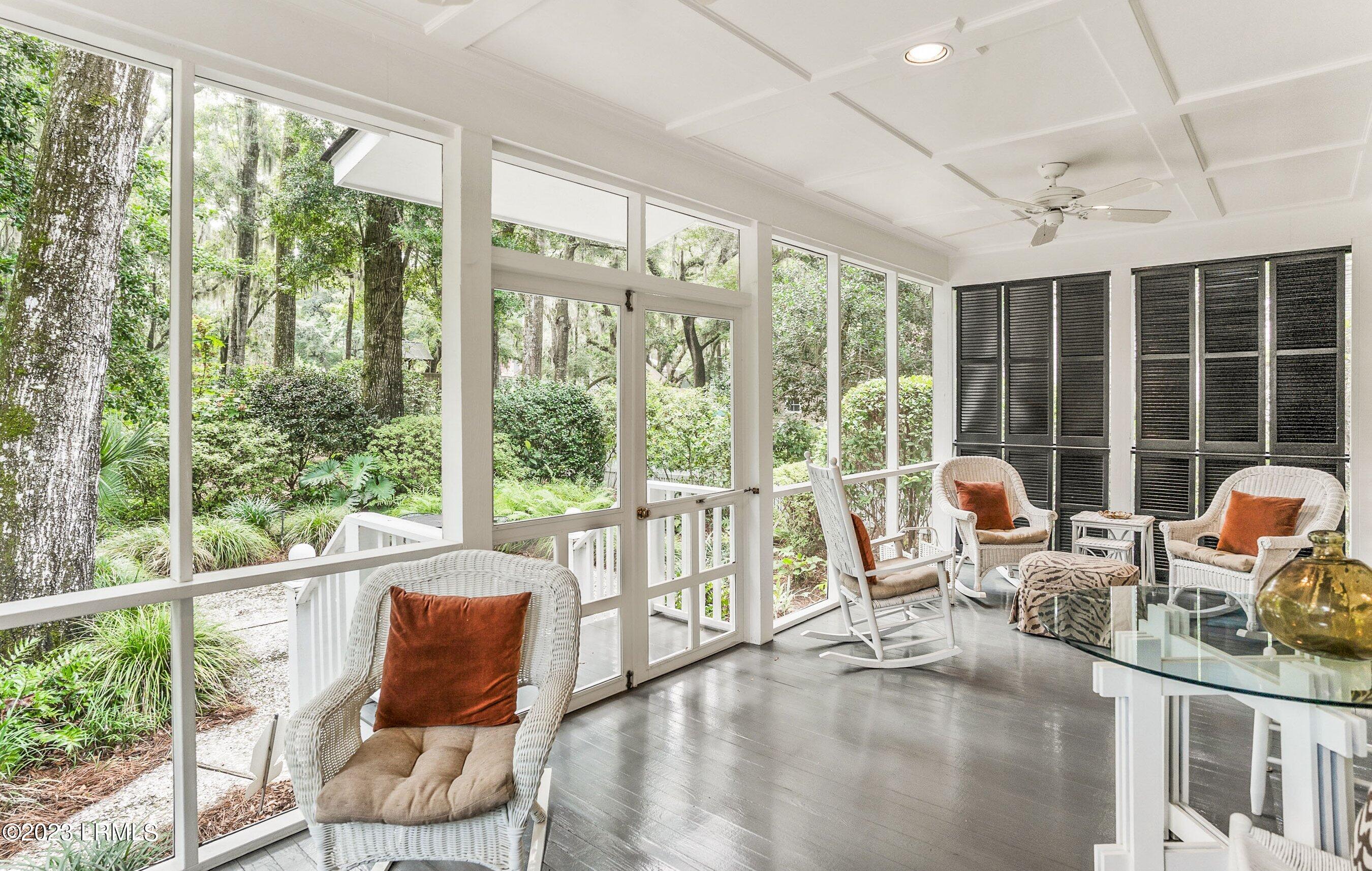 10 Waterside Drive