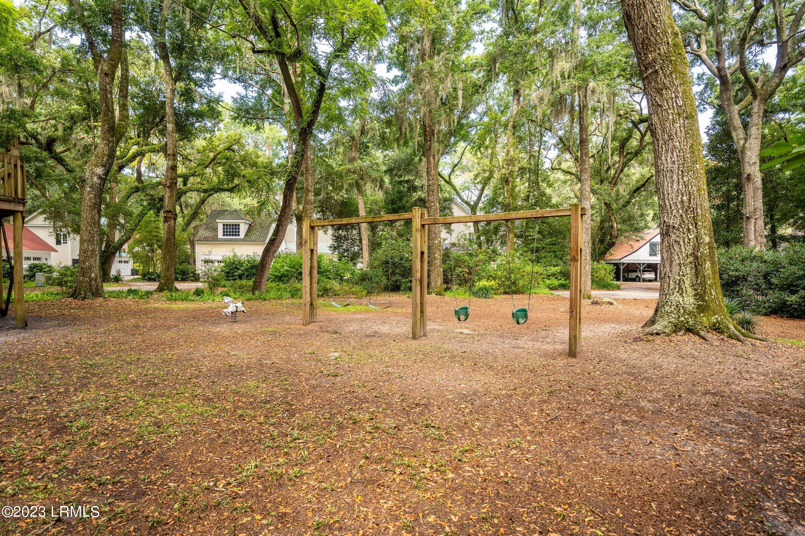 10 Waterside Drive