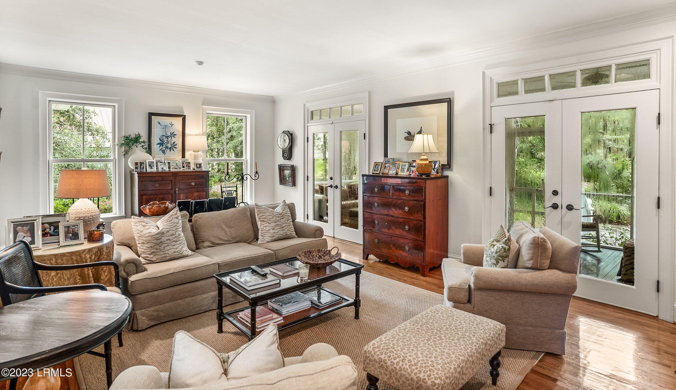 10 Waterside Drive