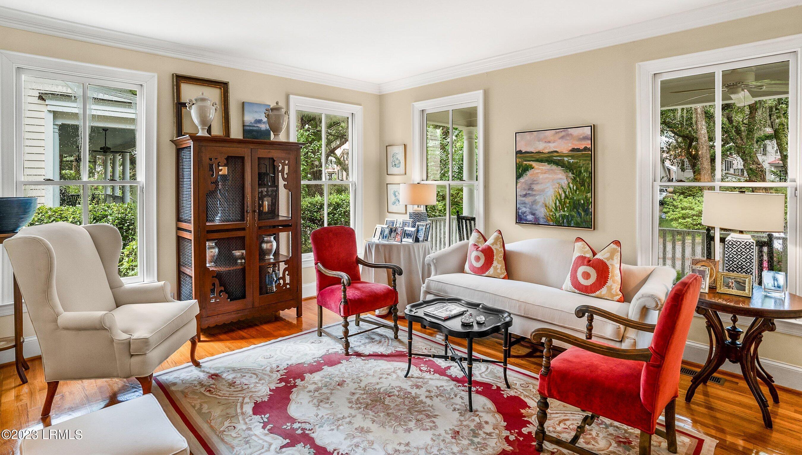 10 Waterside Drive