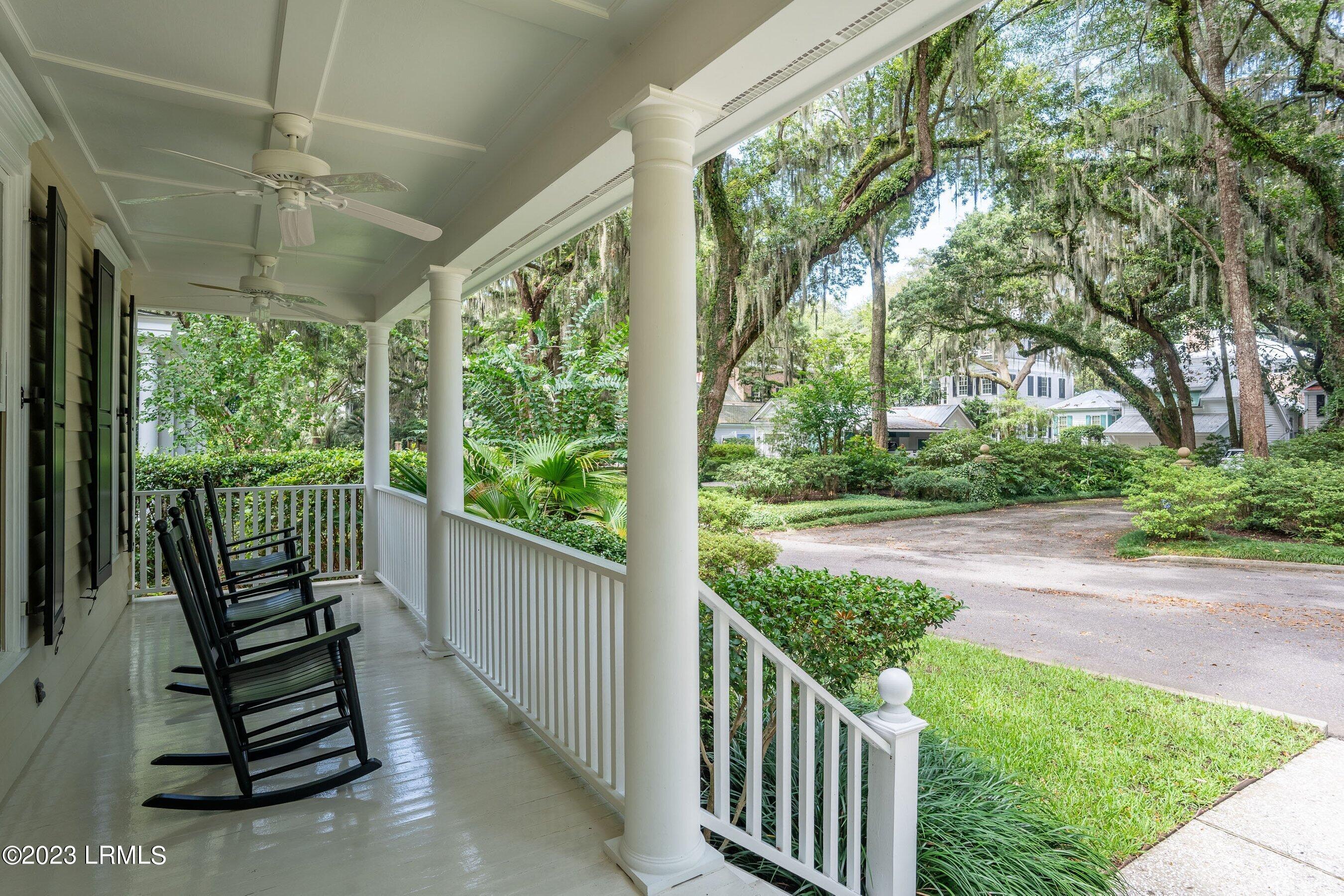 10 Waterside Drive