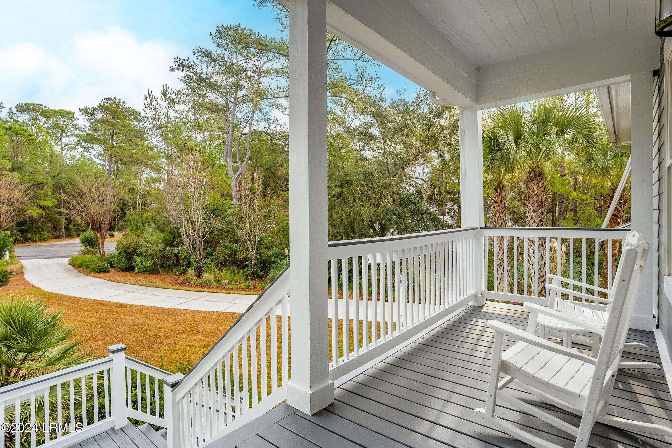 8 Turnstone Drive S