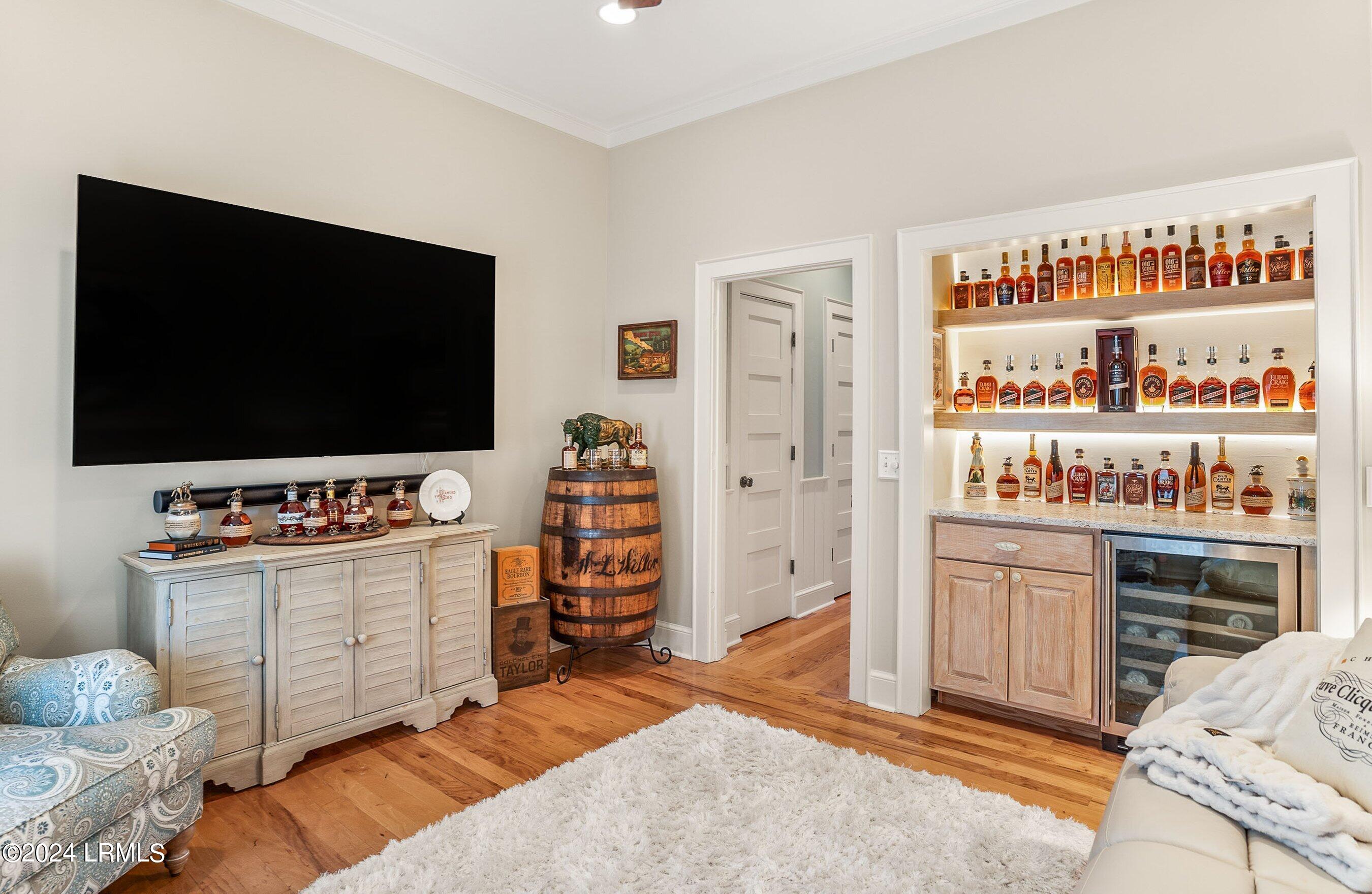 8 Turnstone Drive S