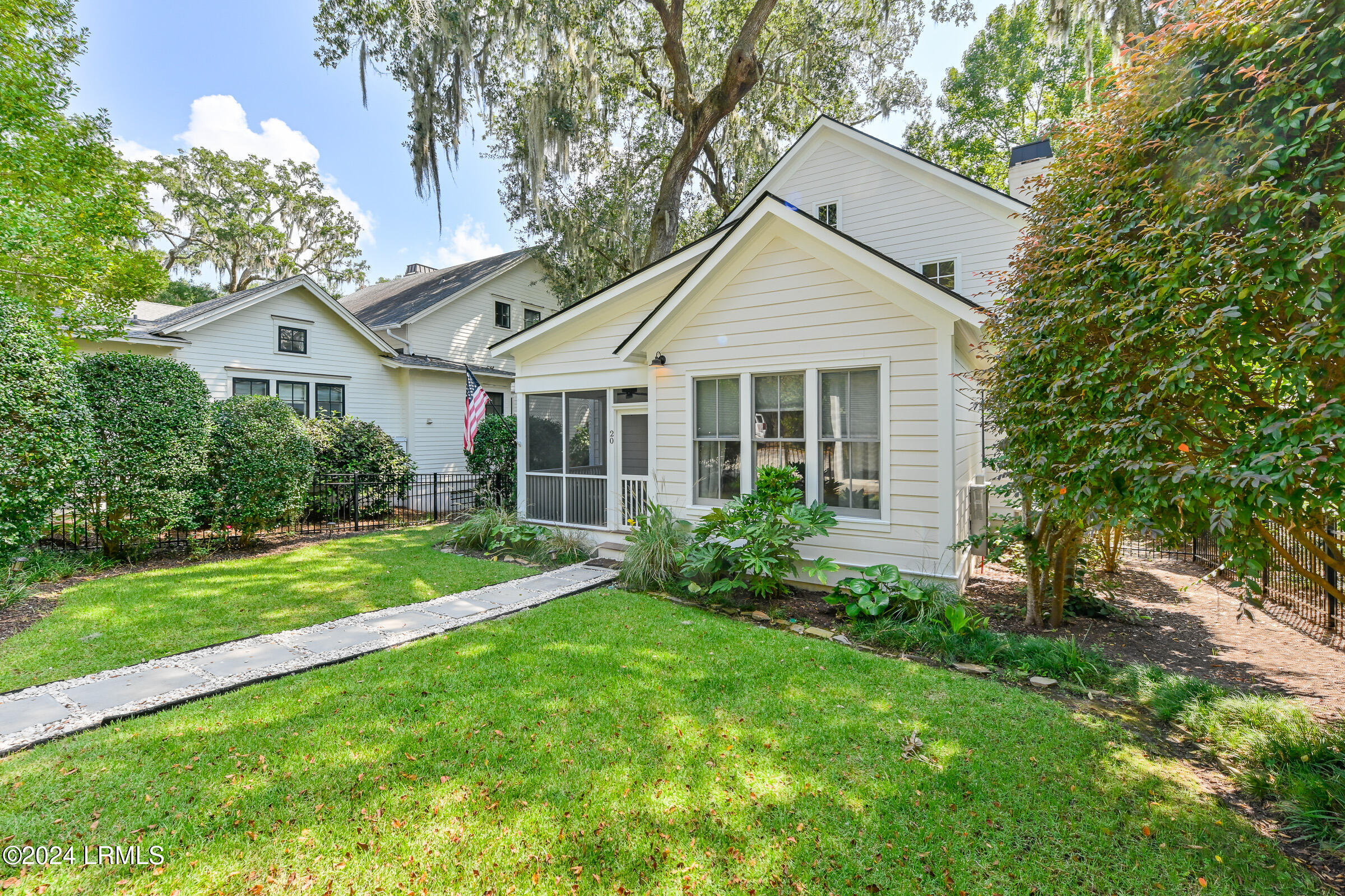 20 Oak Pond Passage