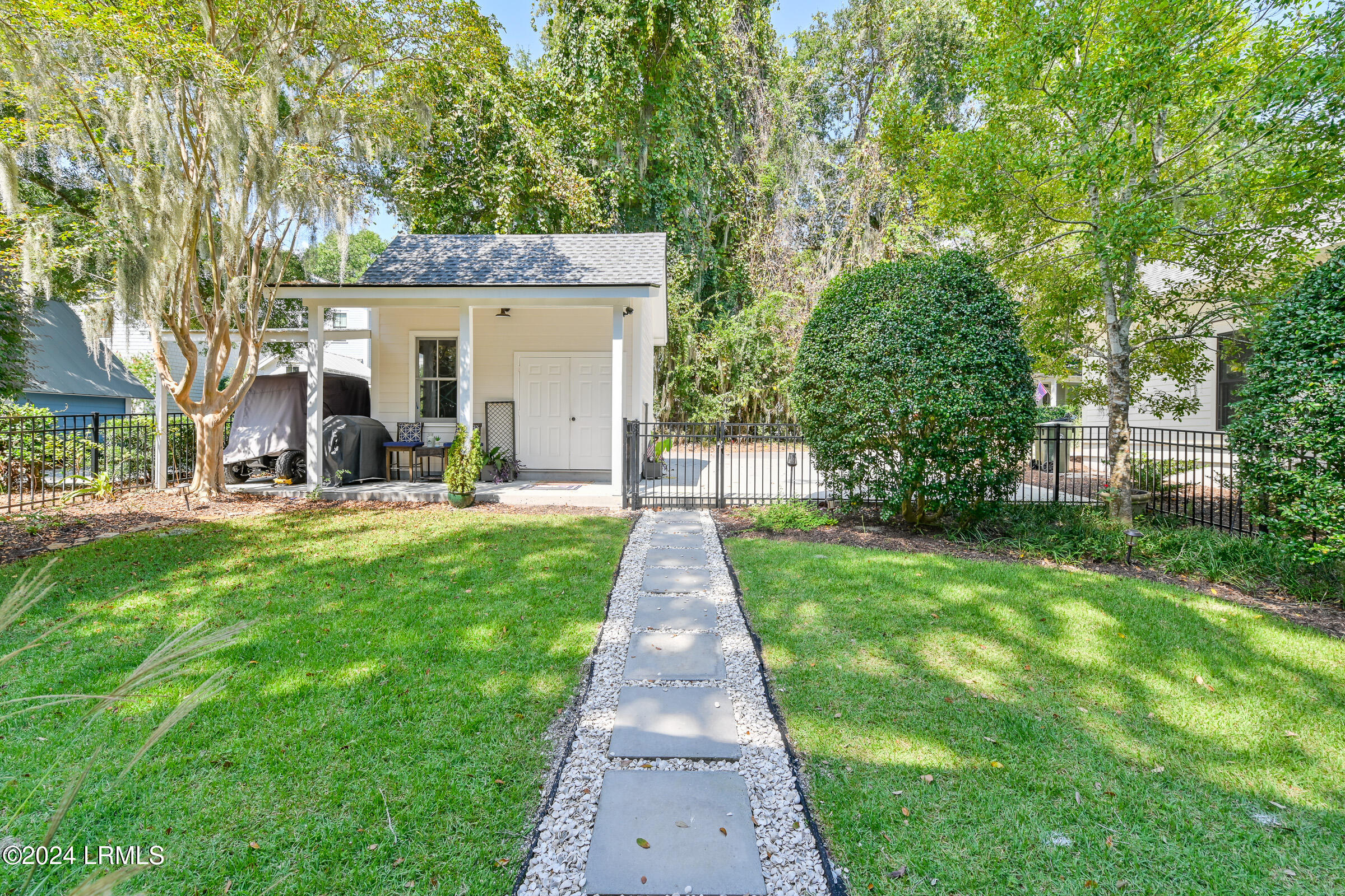 20 Oak Pond Passage