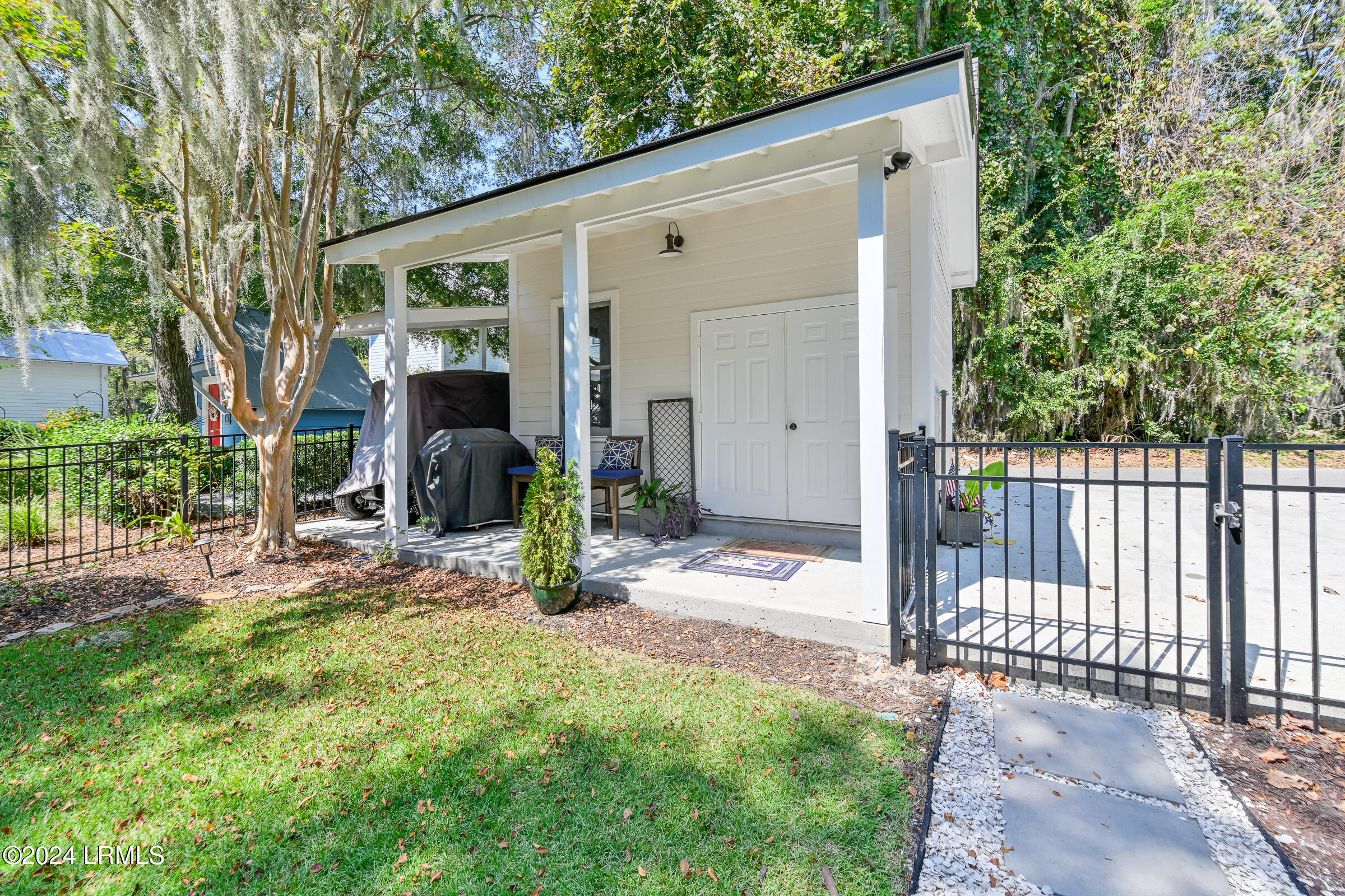 20 Oak Pond Passage