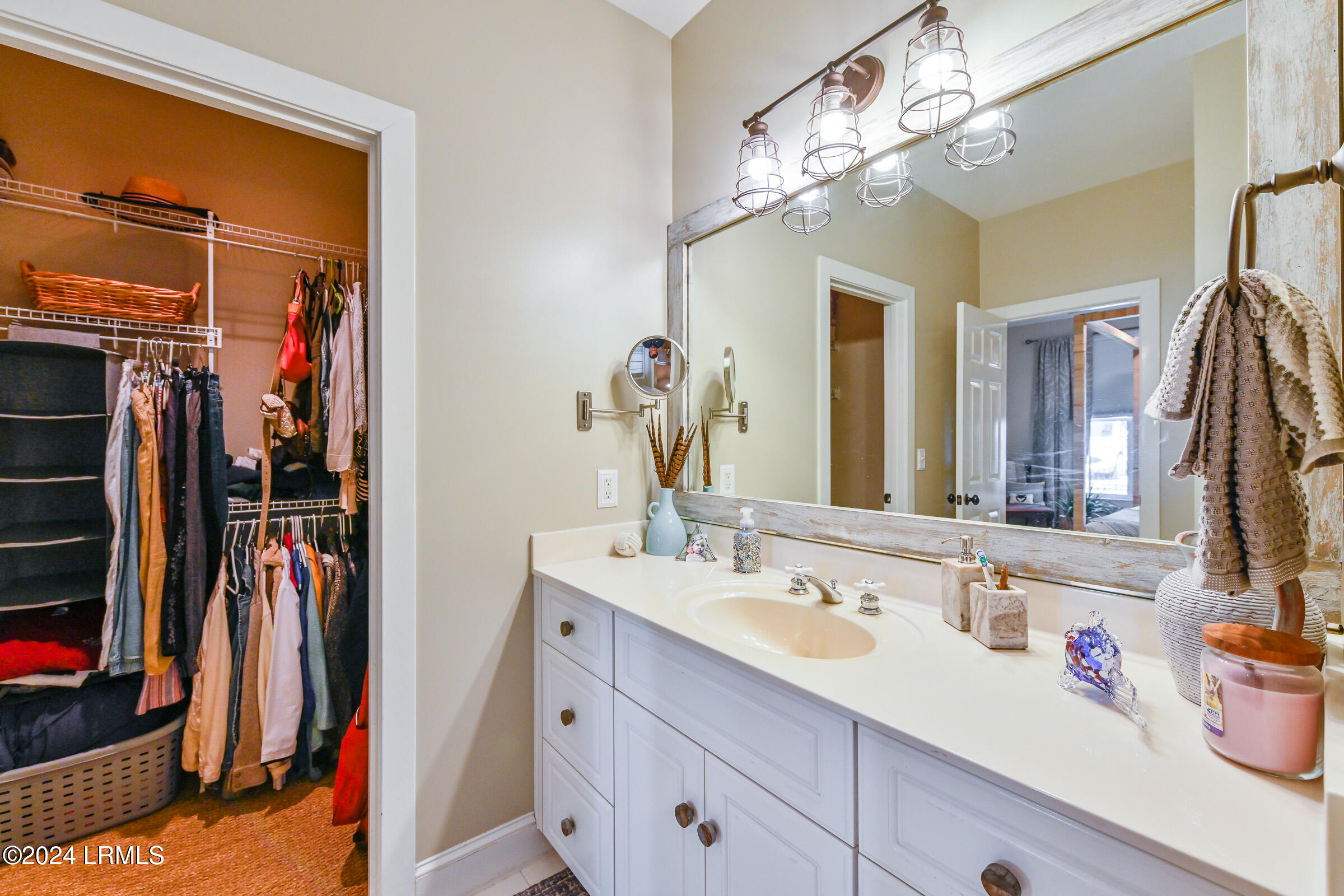 20 Oak Pond Passage