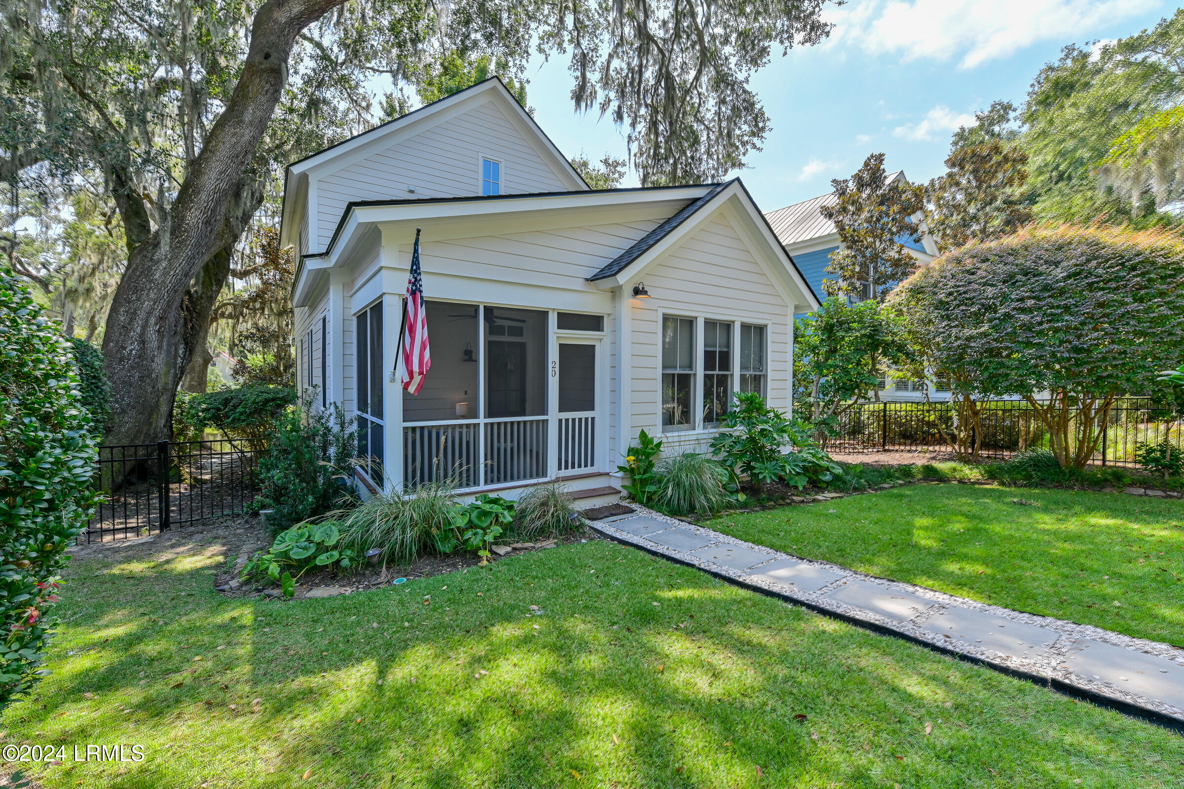 20 Oak Pond Passage