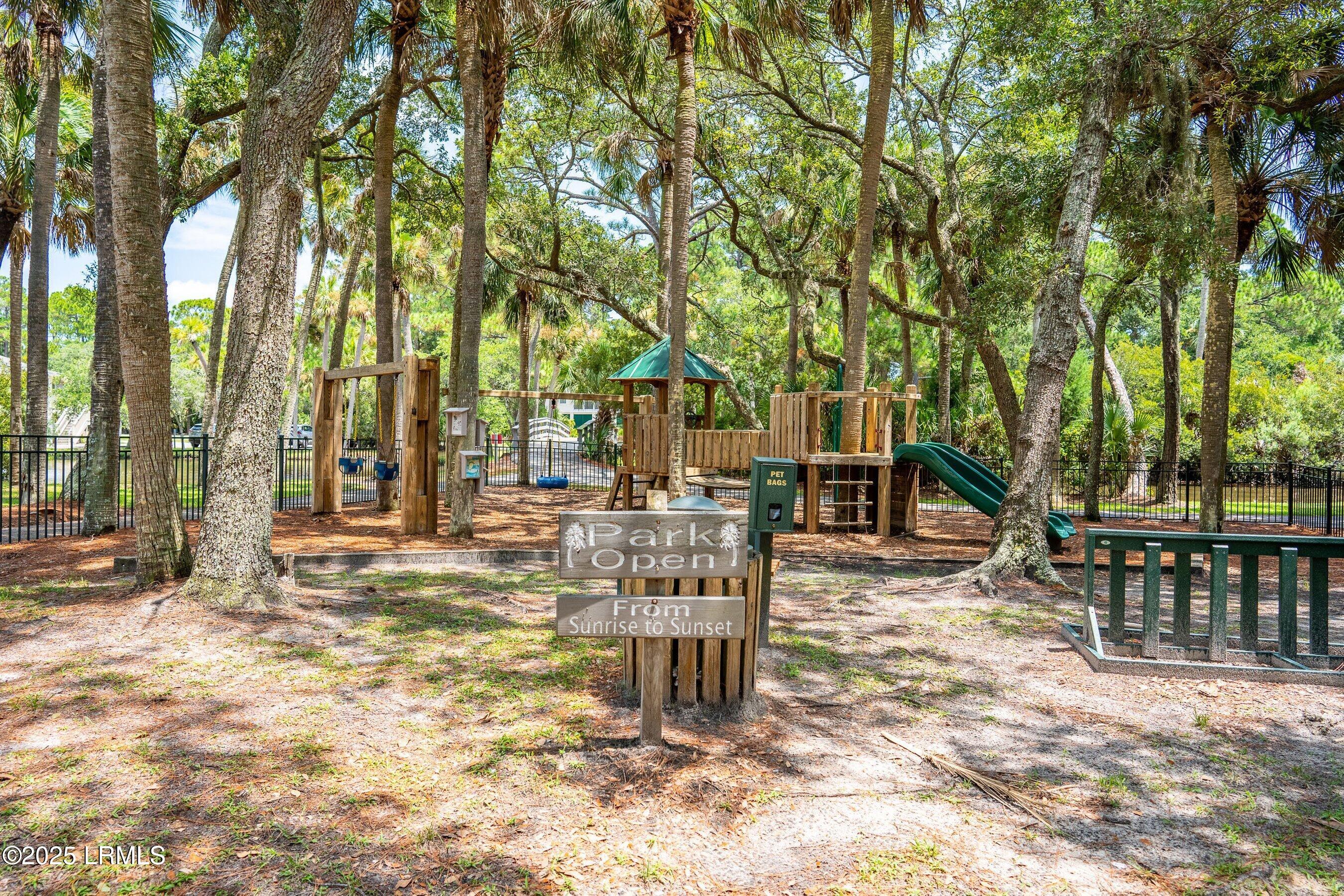 160 Beach Club Villa Drive, 160
