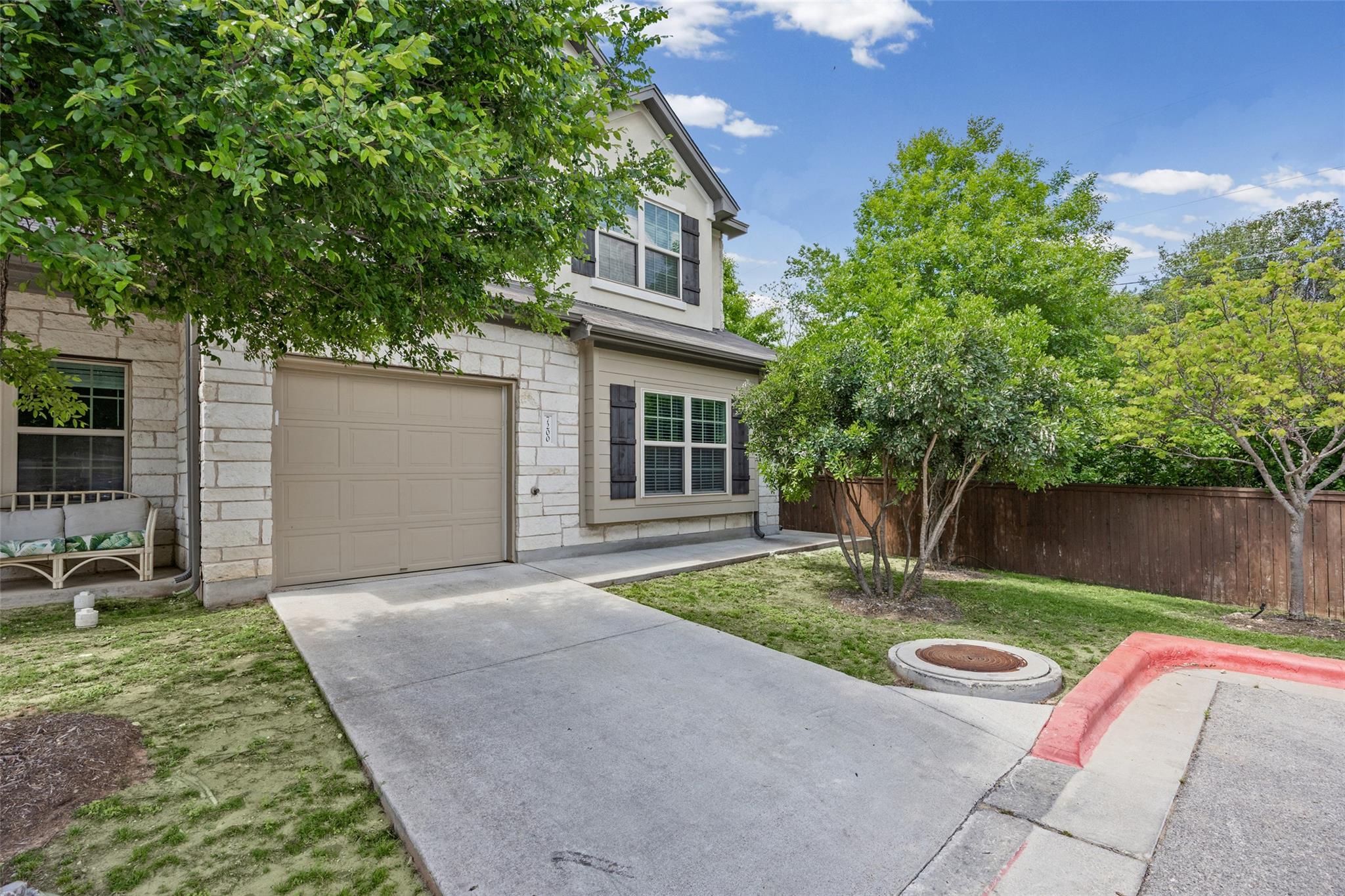 7200 Redding DR