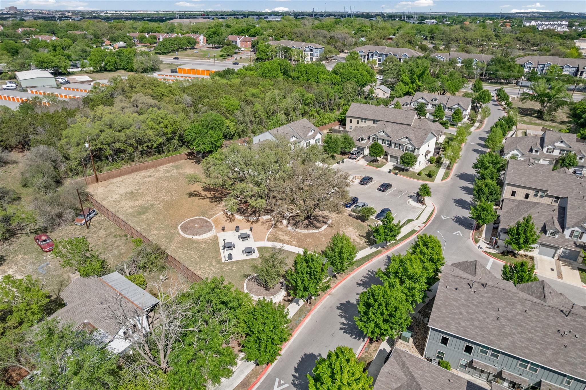 7200 Redding DR