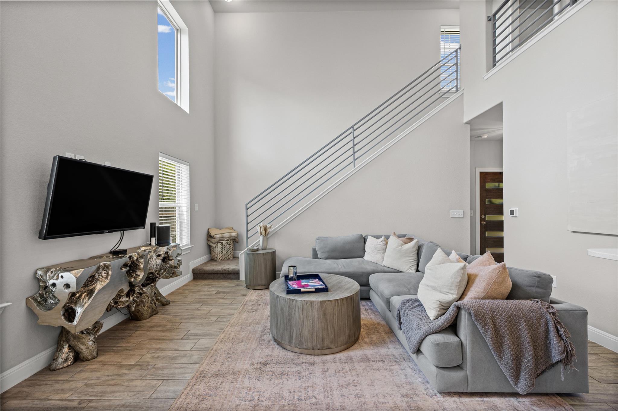 7200 Redding DR